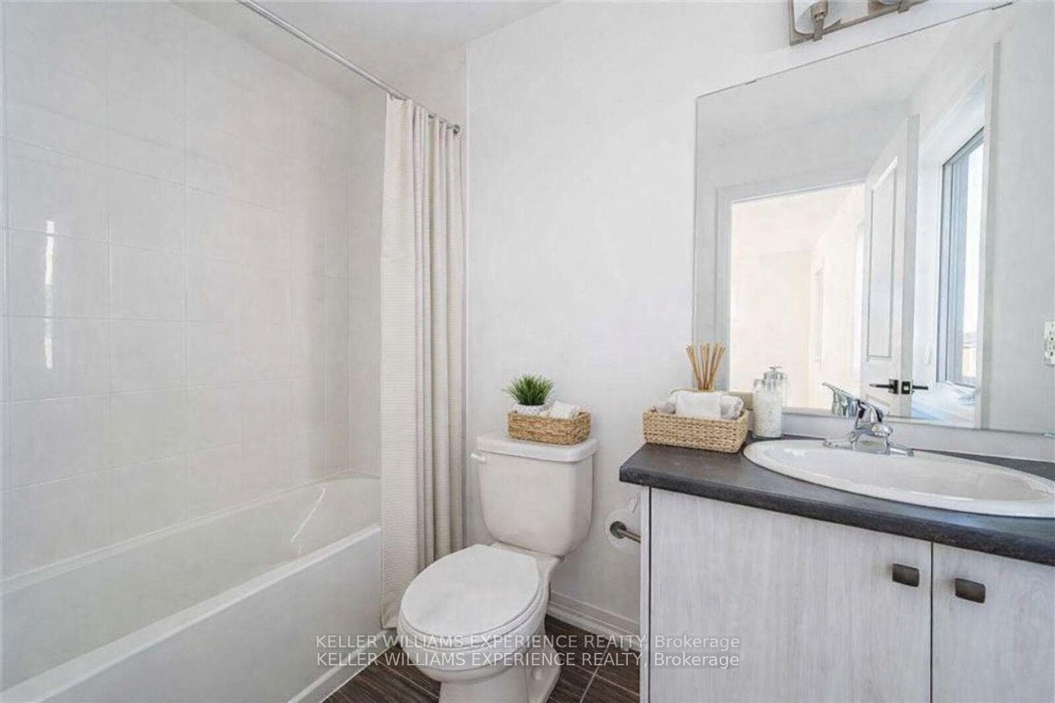 32 Fairlane Avenue photo 14