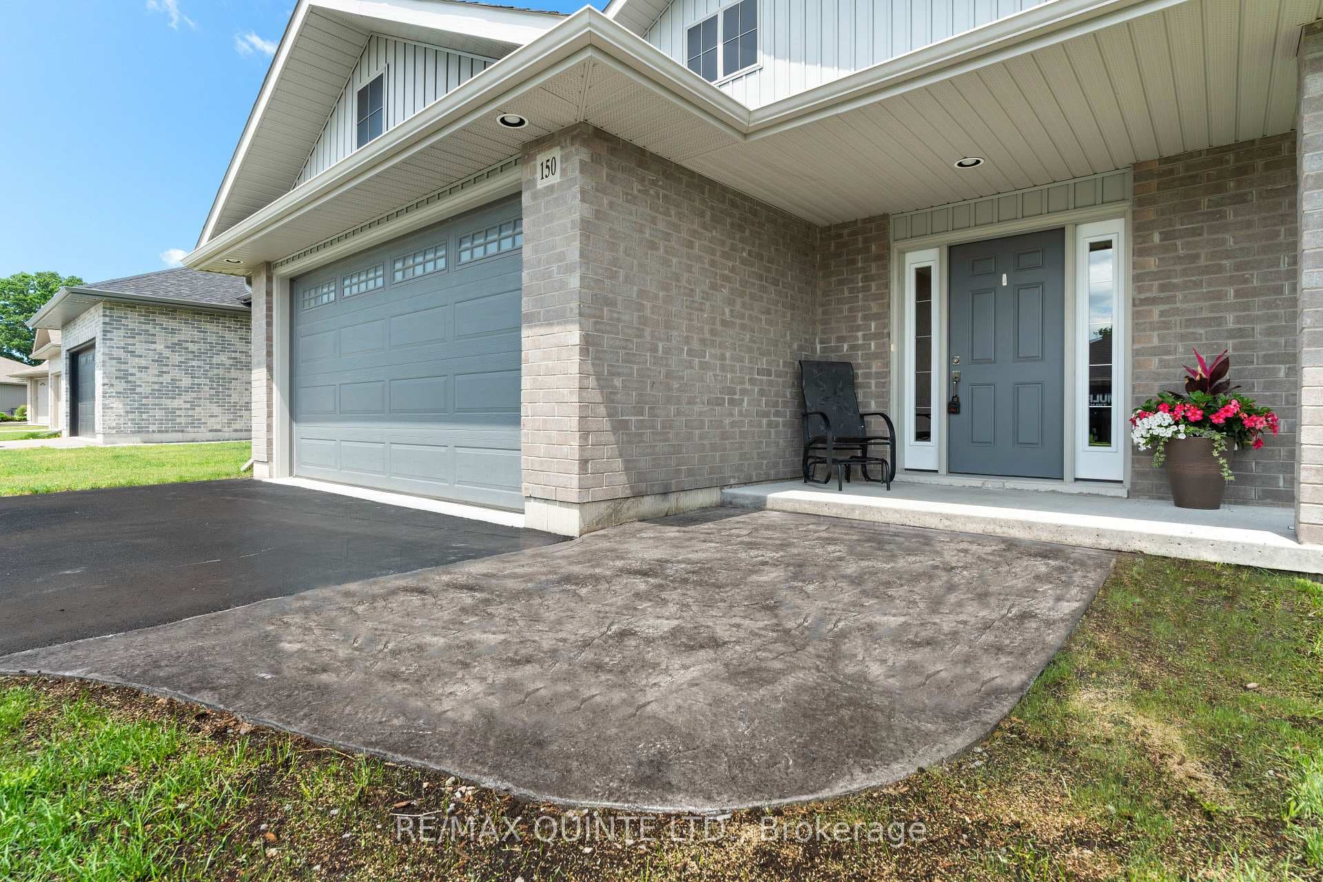 150 ROLLINS Drive photo 2