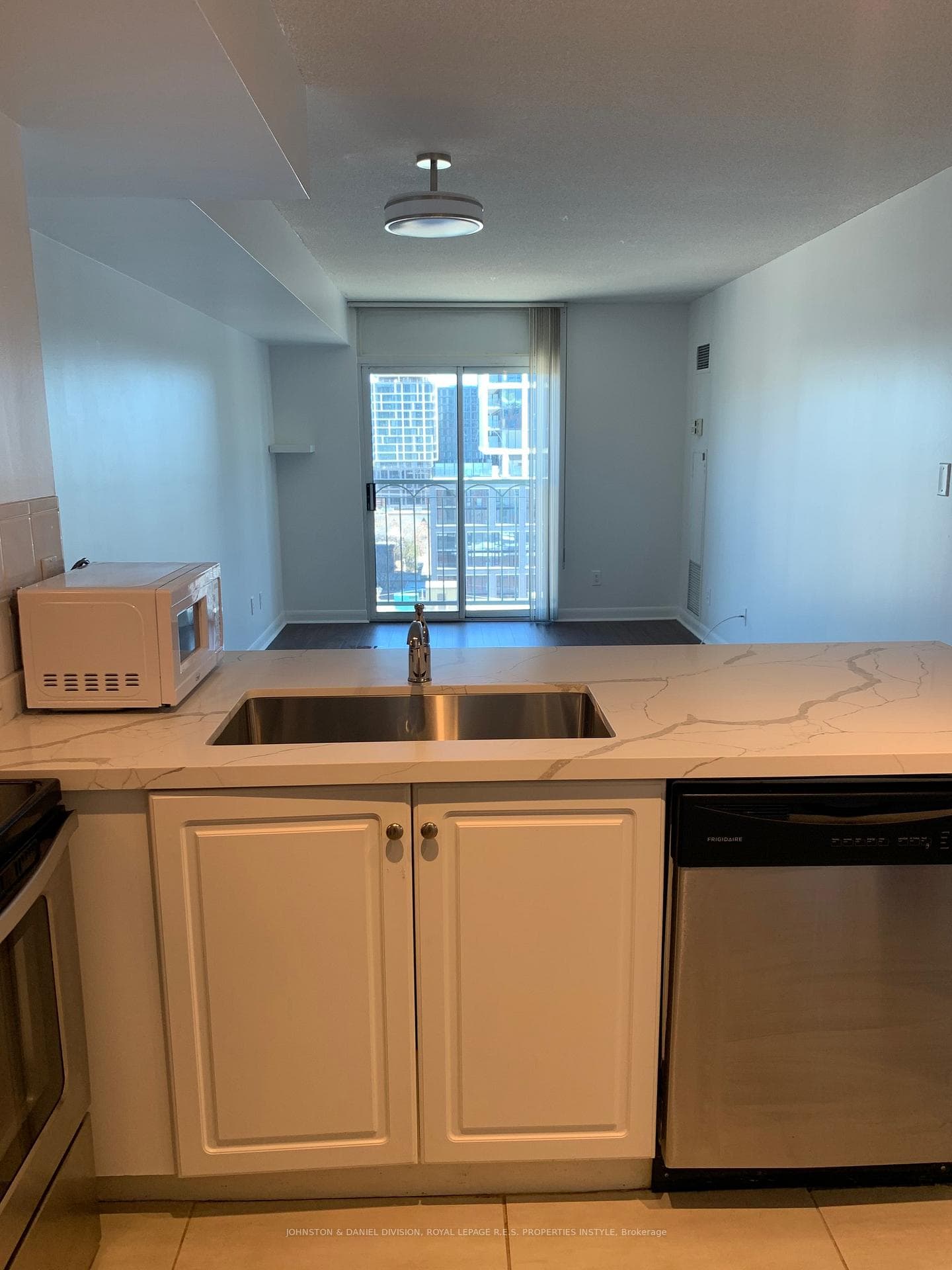 323 Richmond Street Unit 1214 photo 5