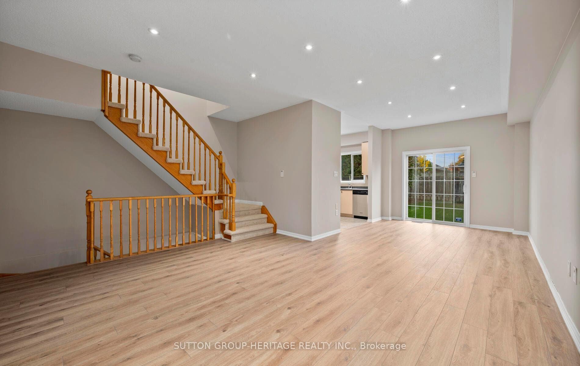 18 Dreamcrest Court photo 6