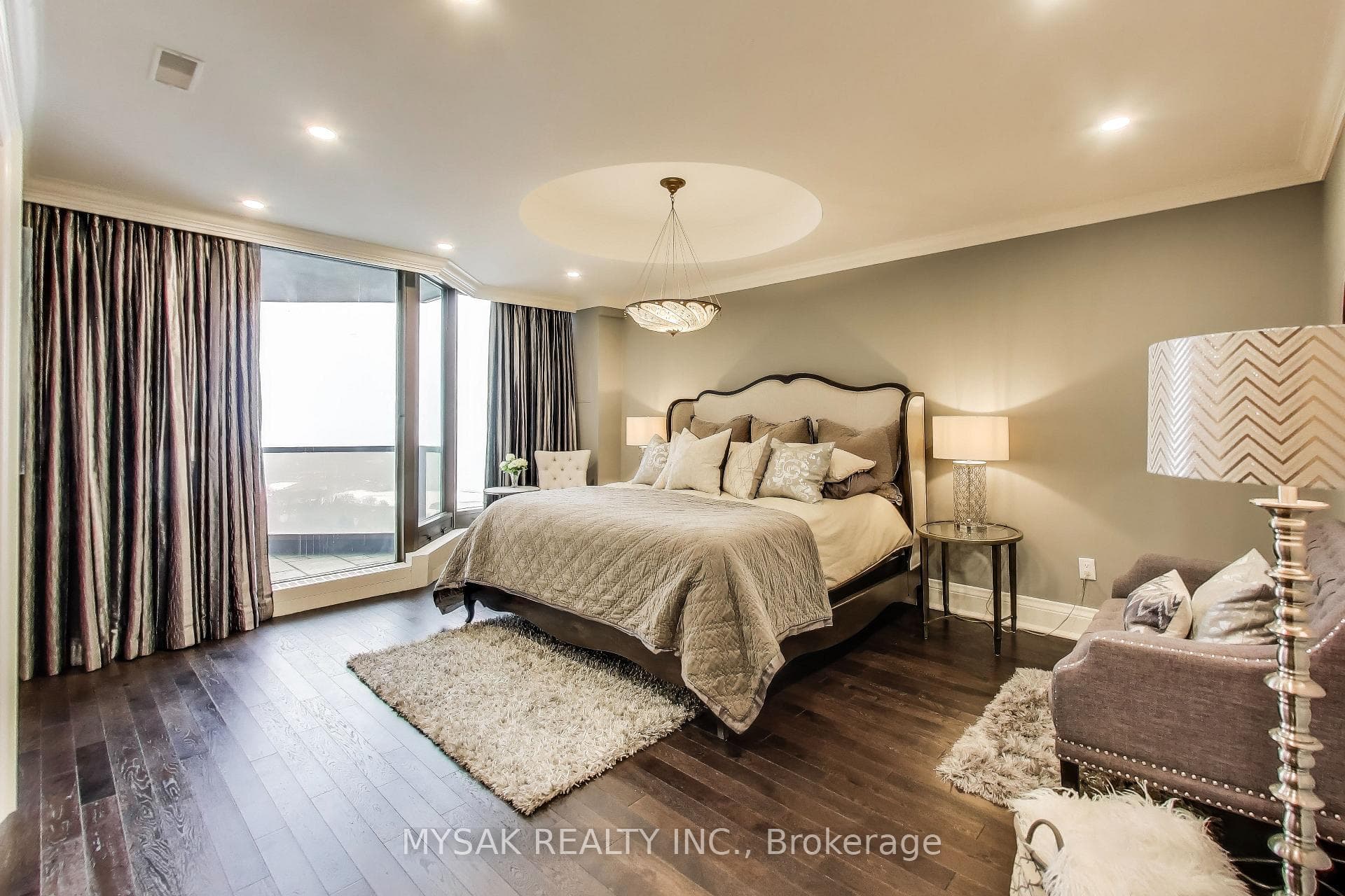 2045 Lake Shore Boulevard Unit 4504 photo 6