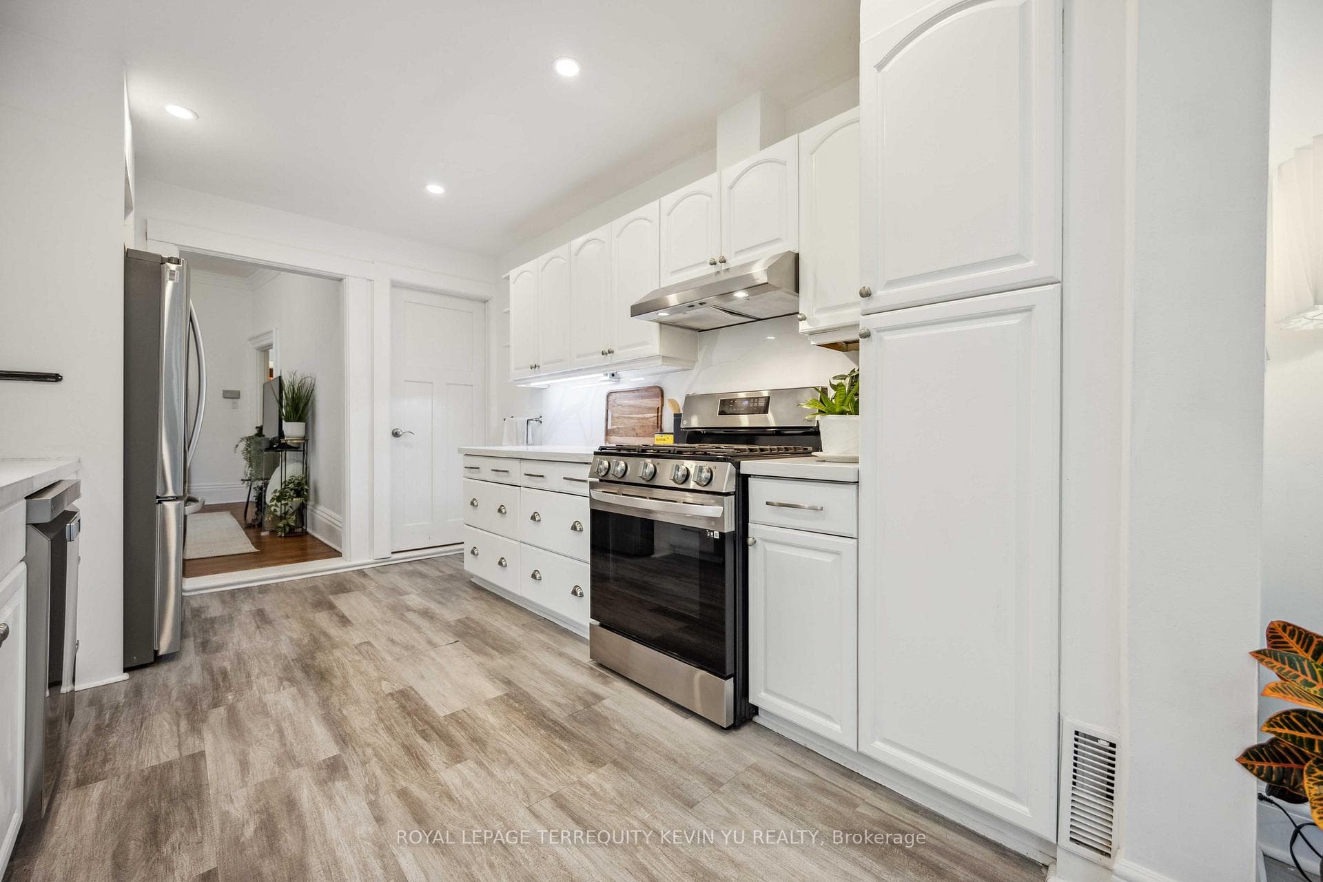 102 Bleecker Street photo 8