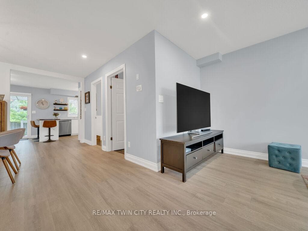 16 Cranshaw Street photo 4