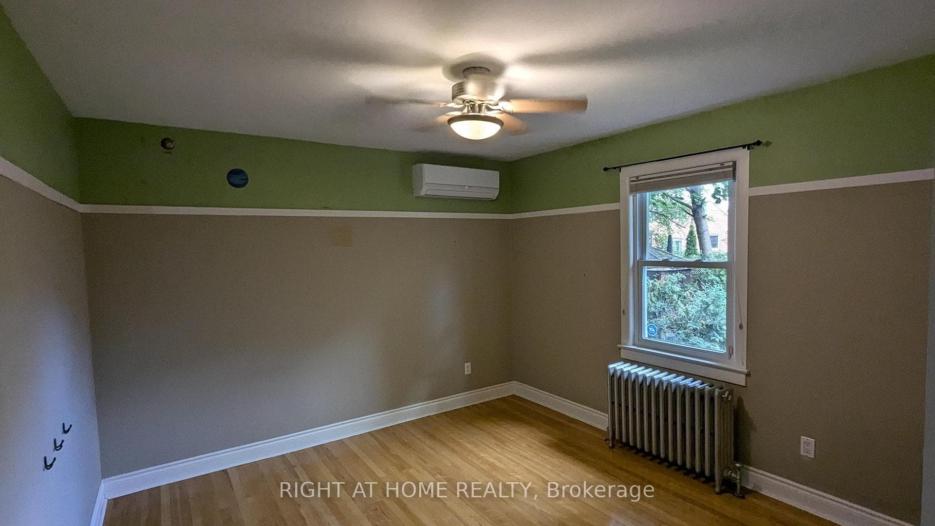 210 Prince Edward Drive photo 6