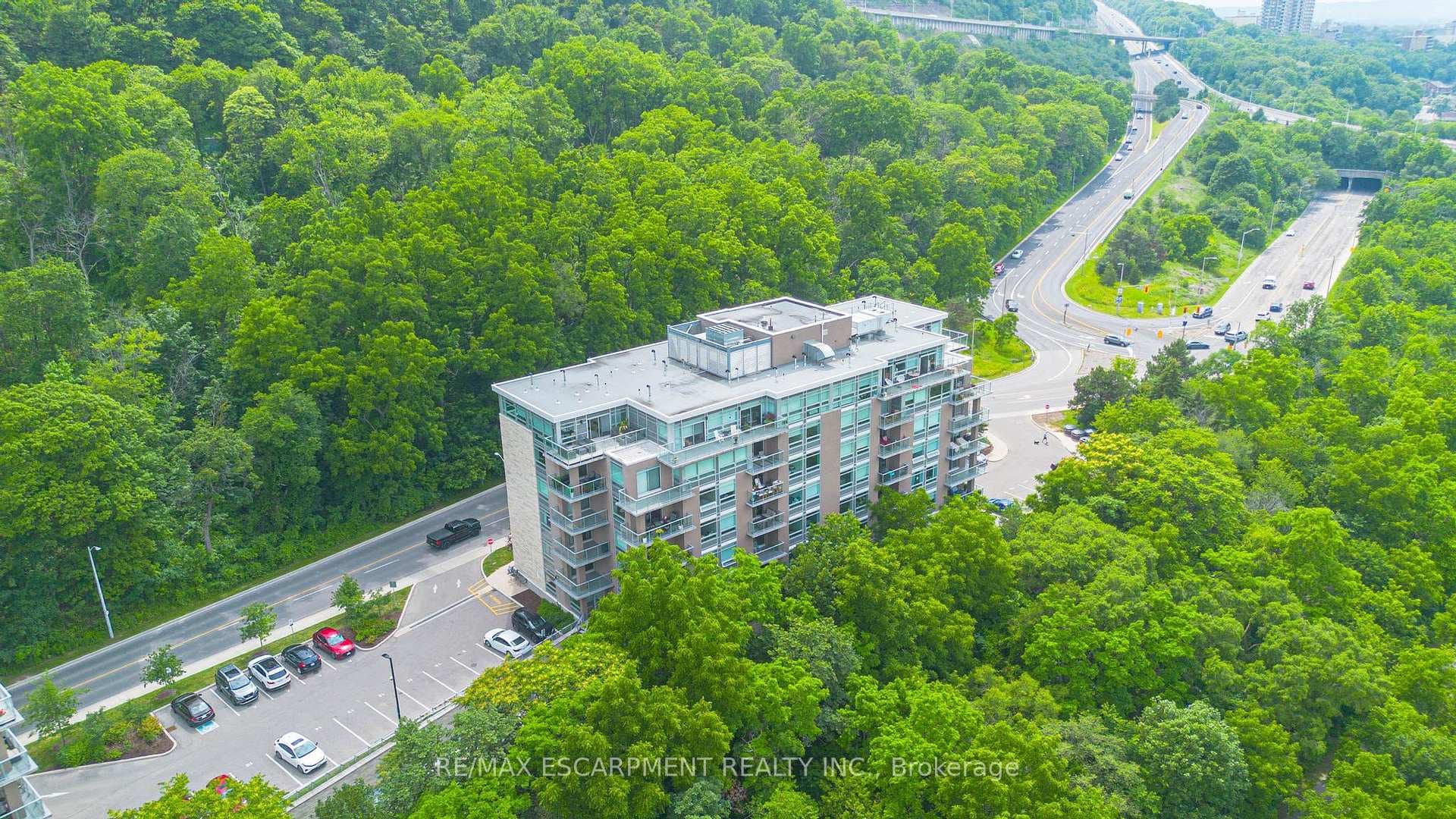455 Charlton Avenue Unit 403 photo 31
