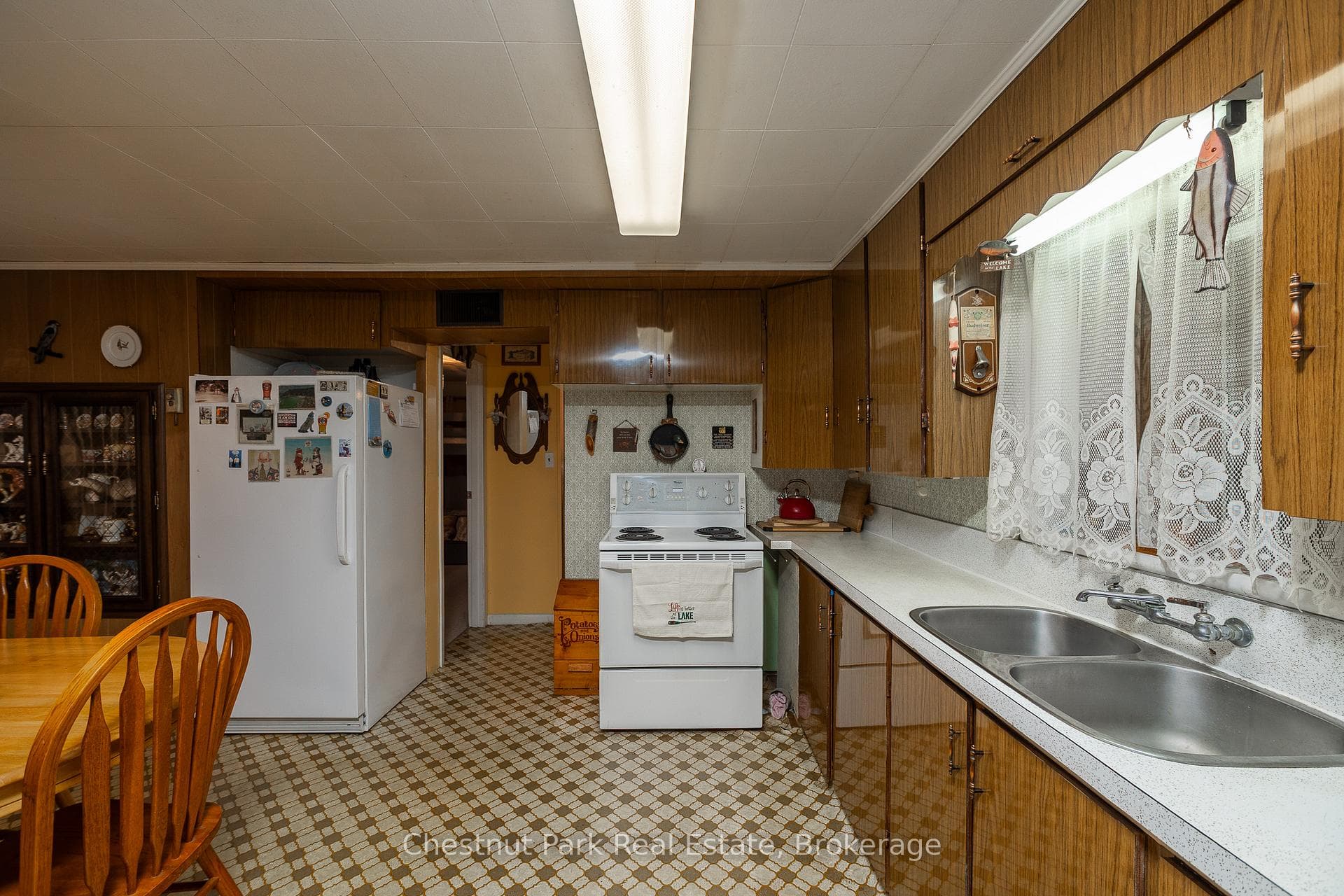 41 Simpson Avenue photo 35