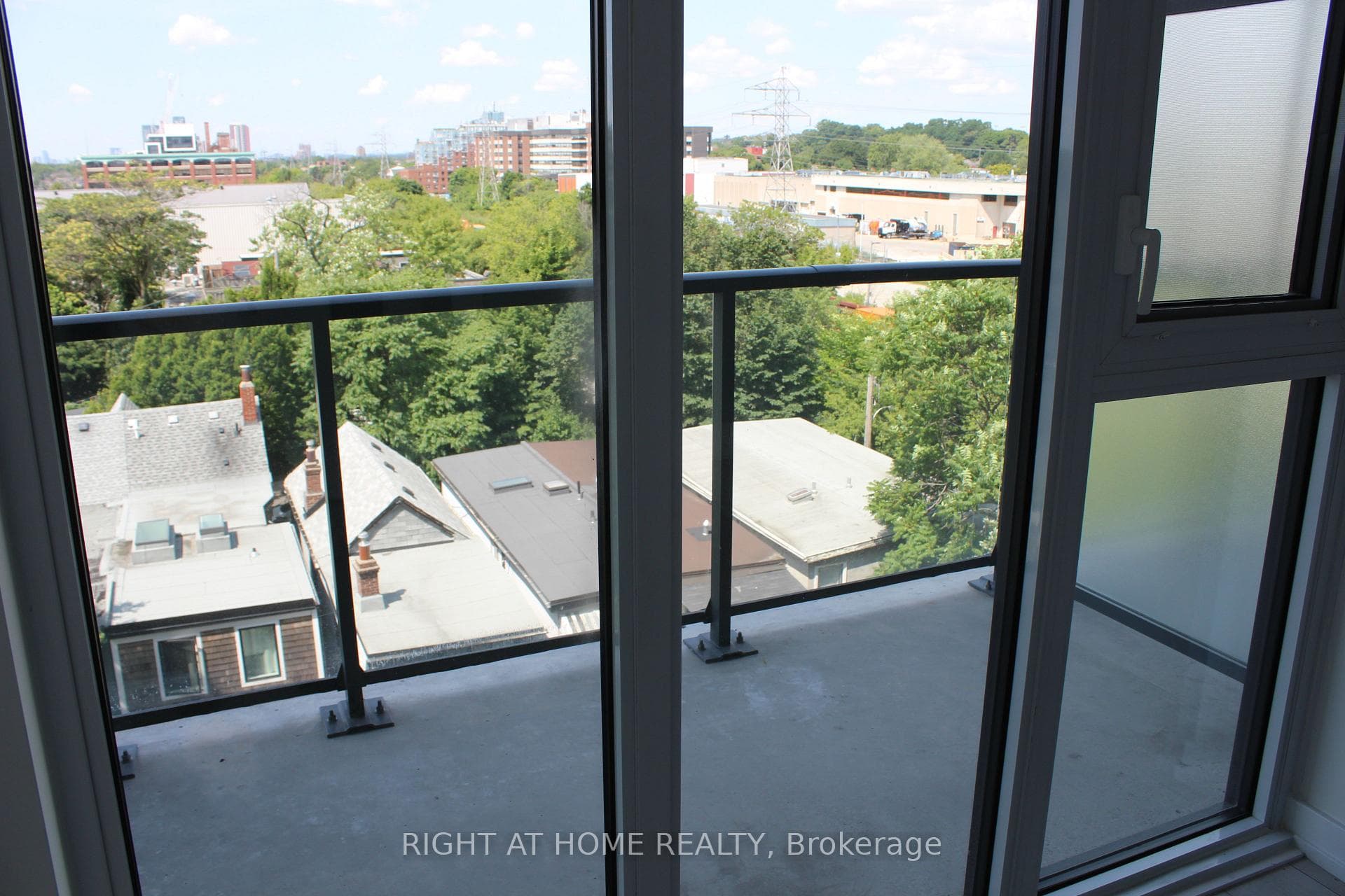 500 Dupont Street Unit 506 photo 15