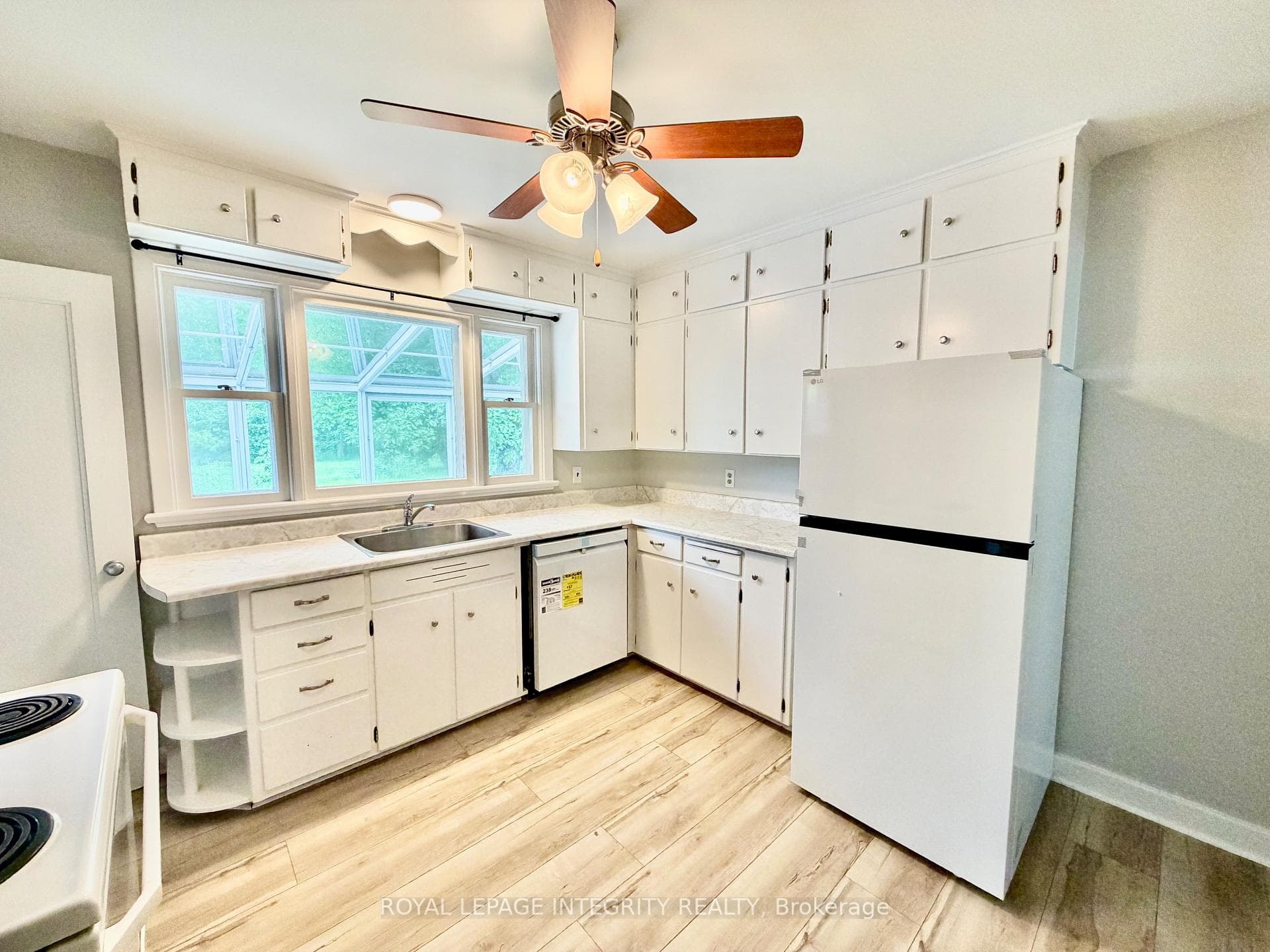1107 Falaise Road photo 6