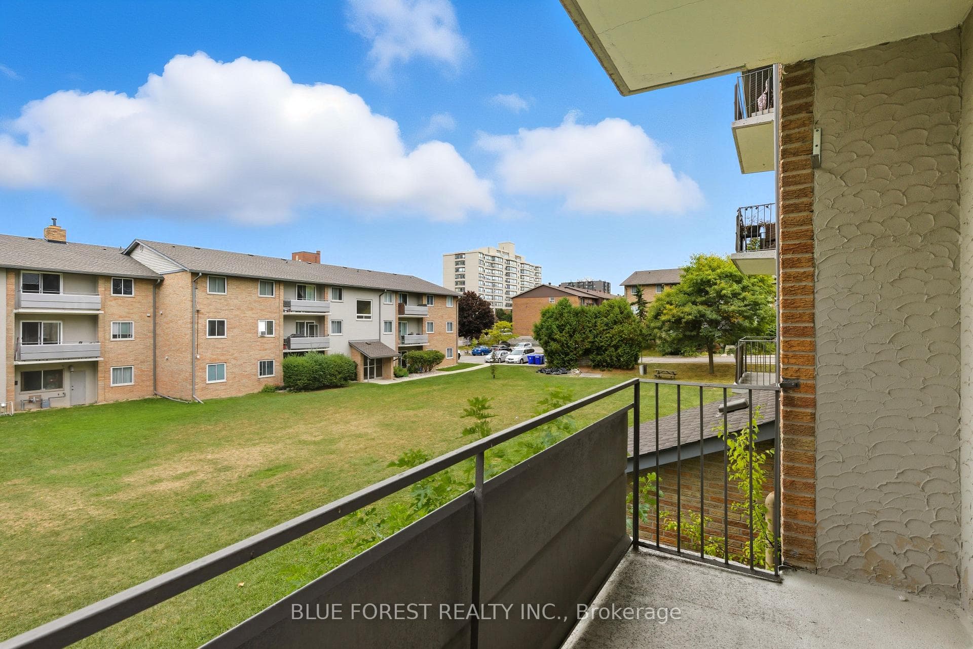 665 Wonderland Road Unit 4 photo 20
