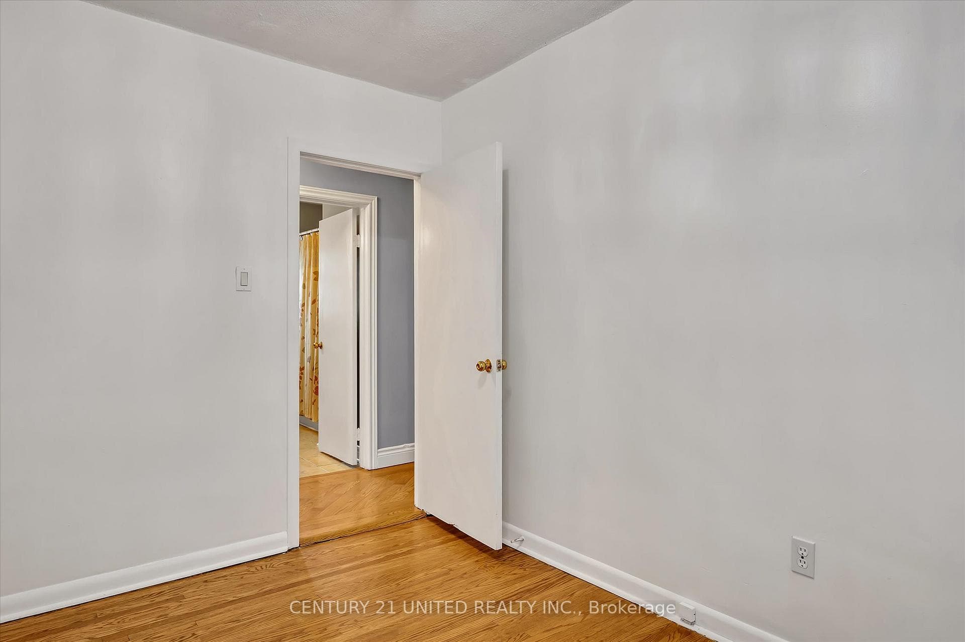 891 Ford Street photo 17