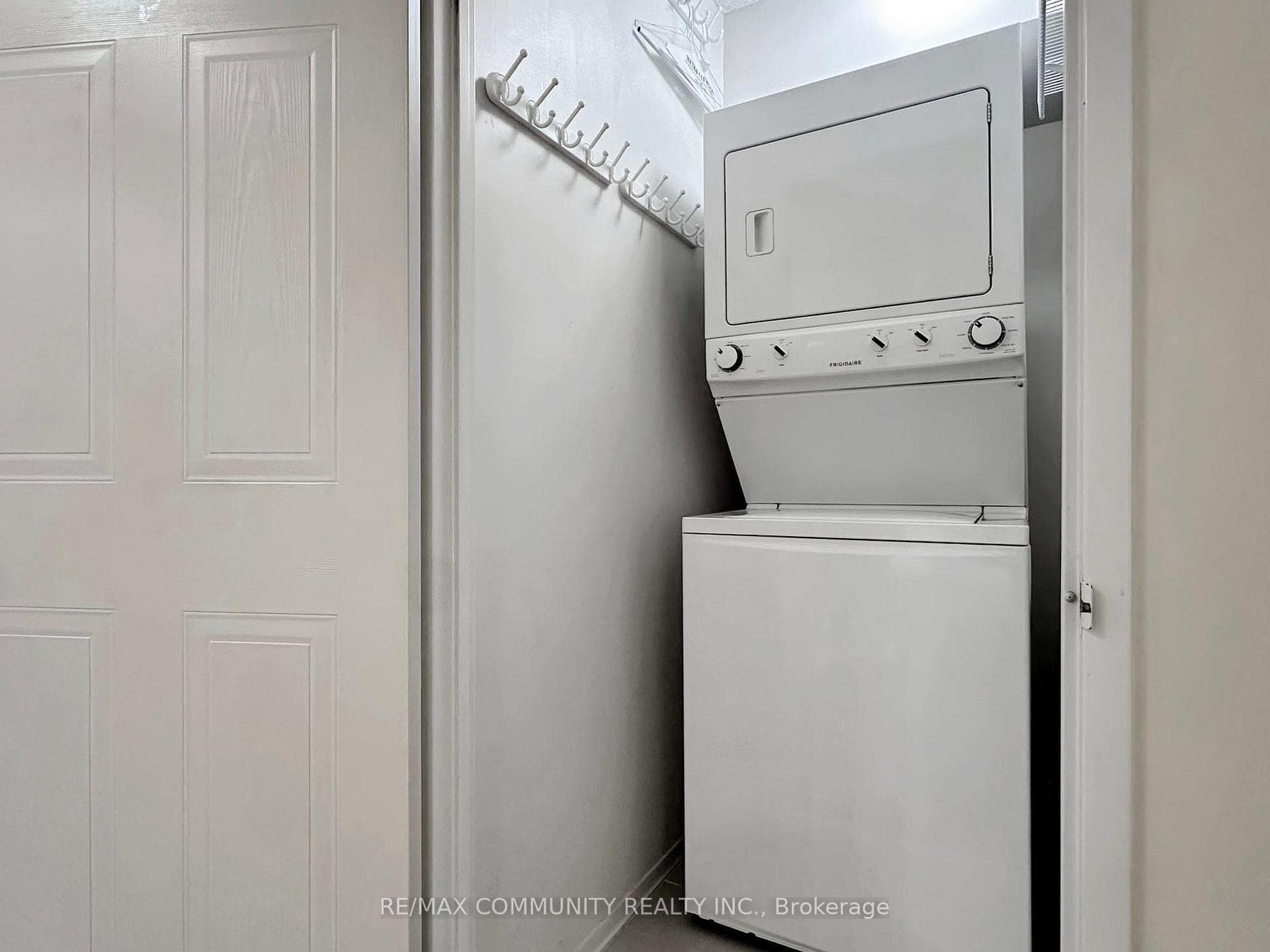 1470 Midland Avenue Unit 511 photo 23