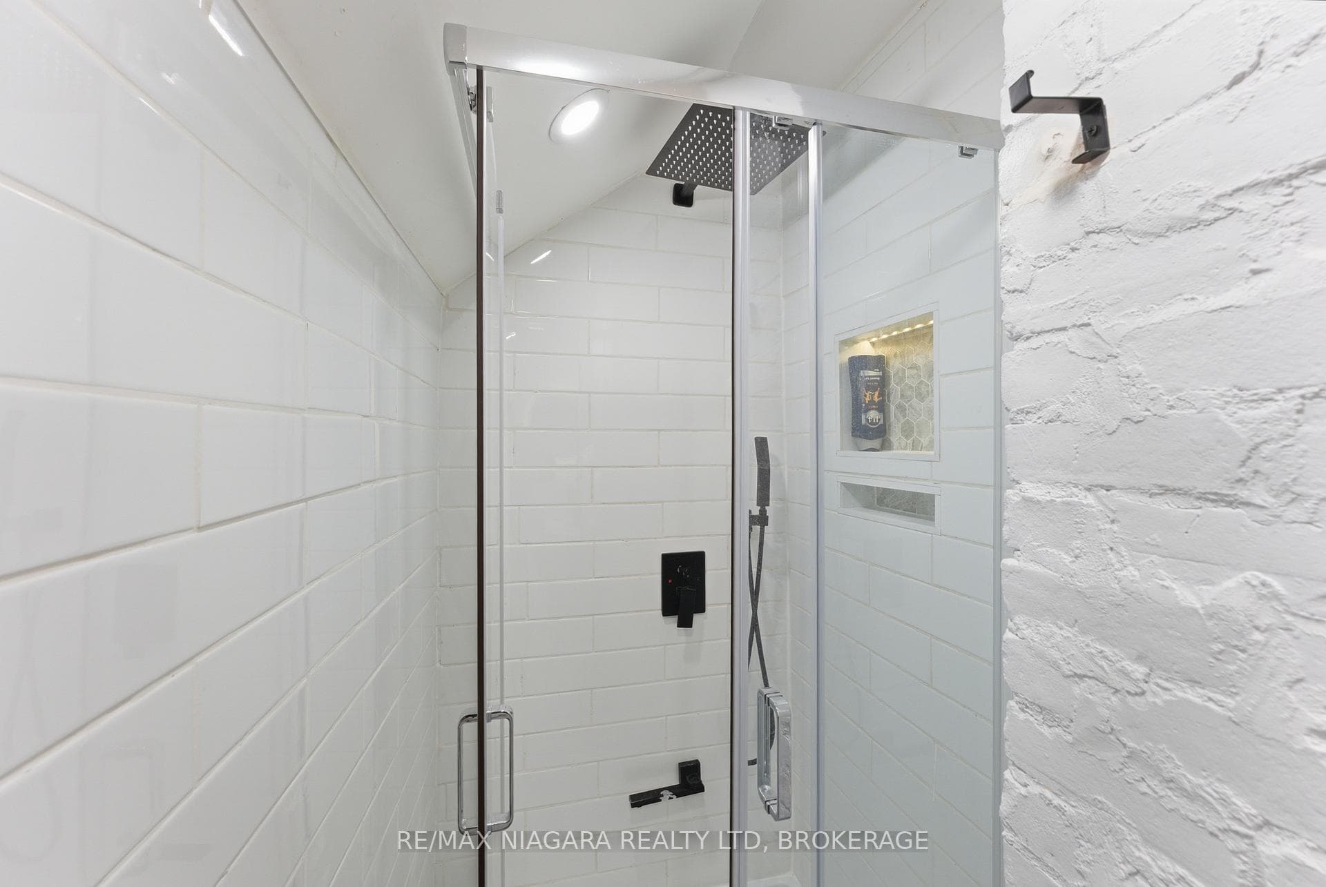 412 Welland Avenue photo 18