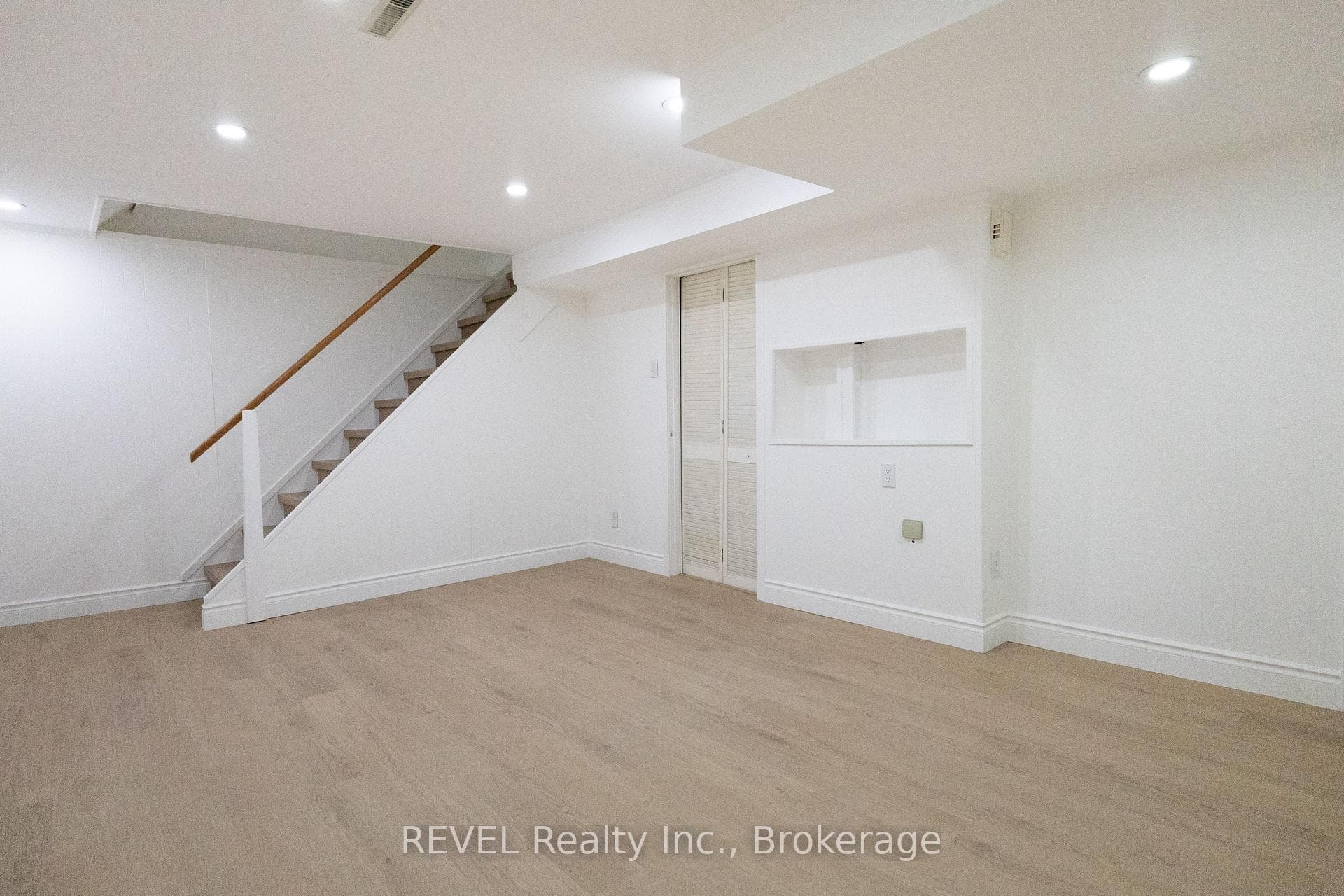 19 Woodington Crescent photo 23