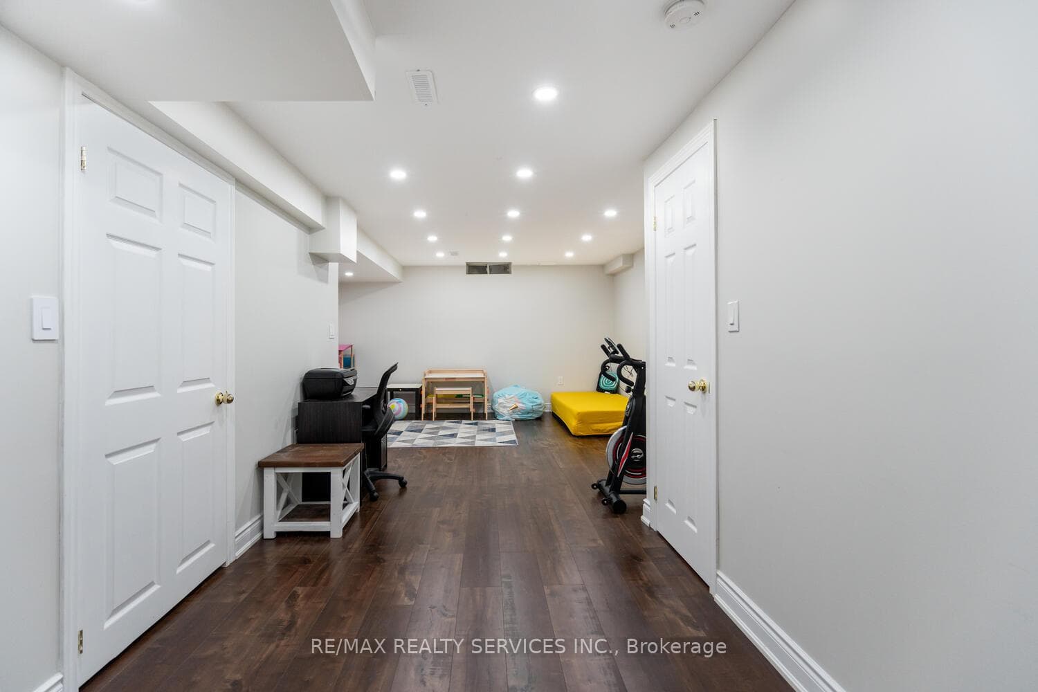16 Regatta Crescent photo 32