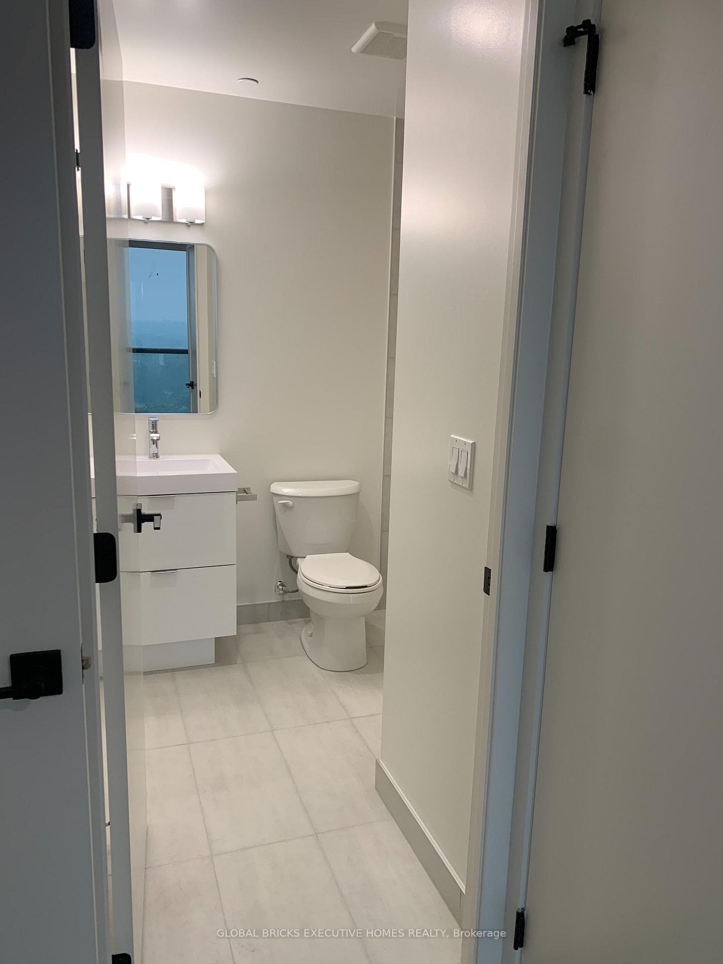 33 Erie Avenue Unit 1806 photo 10