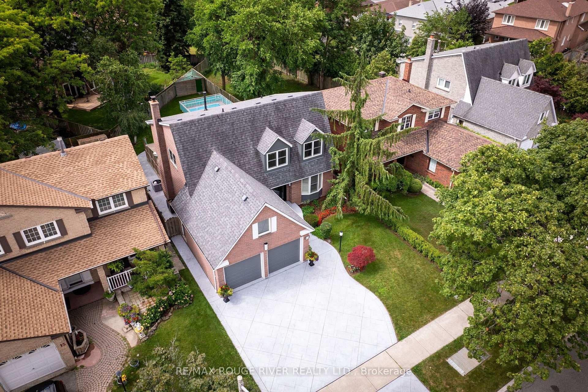11 Canmore Boulevard photo 48