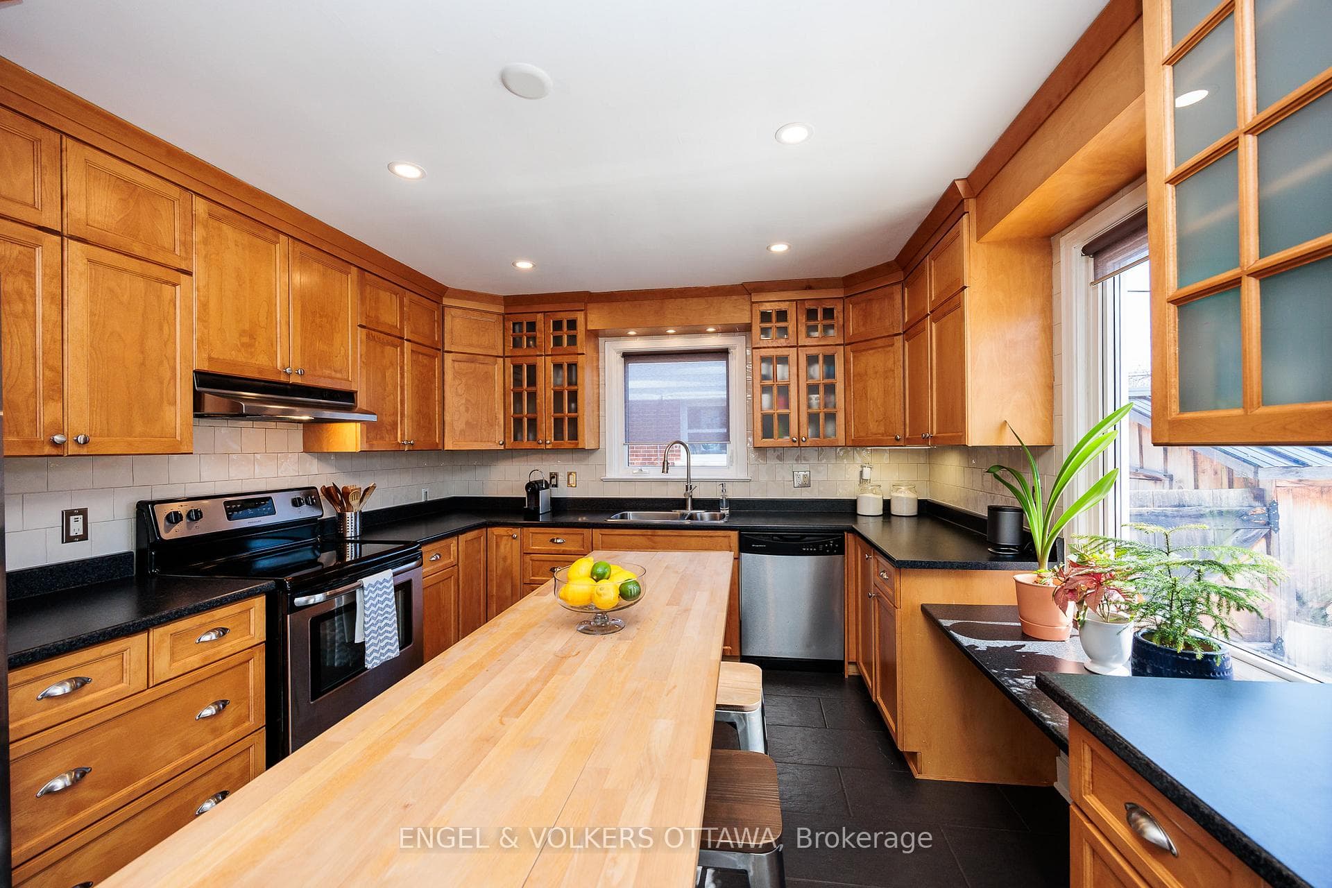 1180 Emperor Avenue photo 15