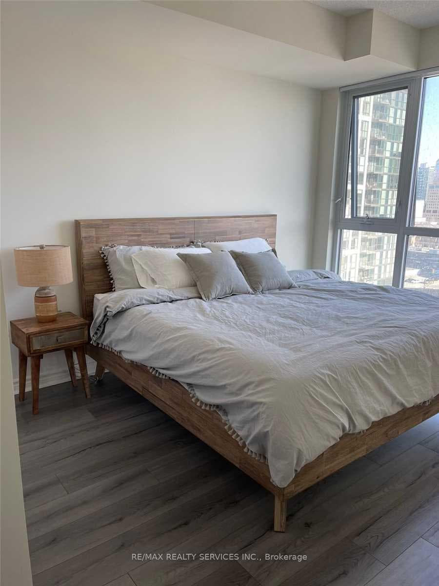 349 Rathburn Road Unit 1212 photo 8