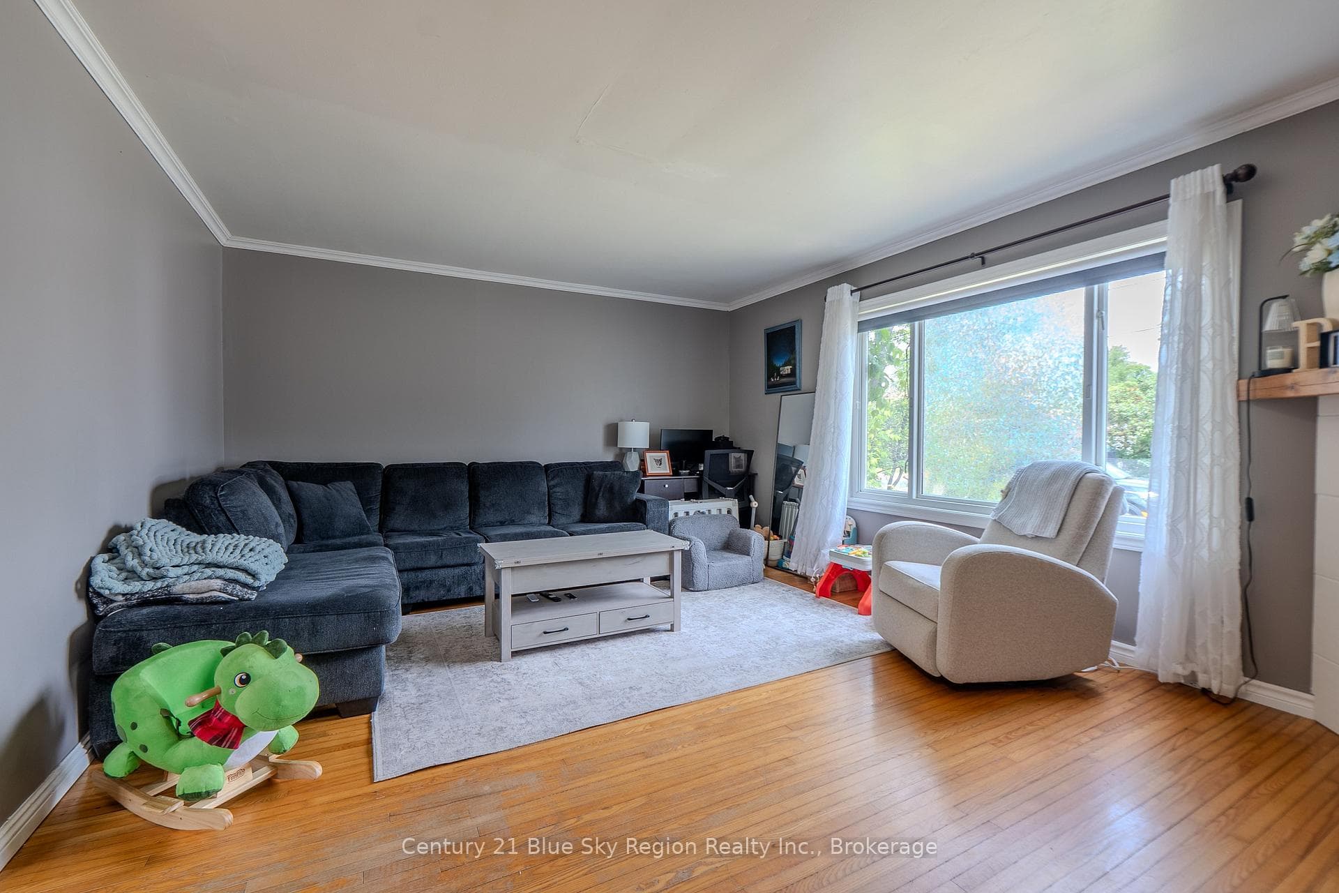 773 Worthington Street photo 8