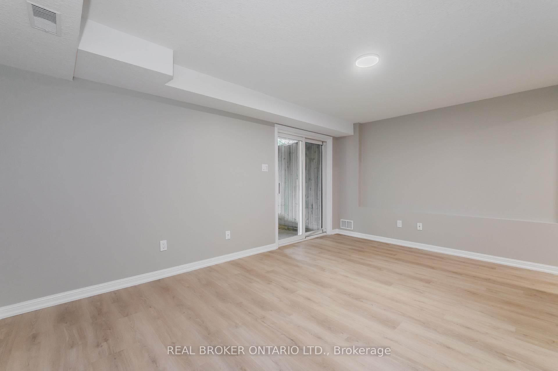 190 WINDFLOWER Drive photo 29