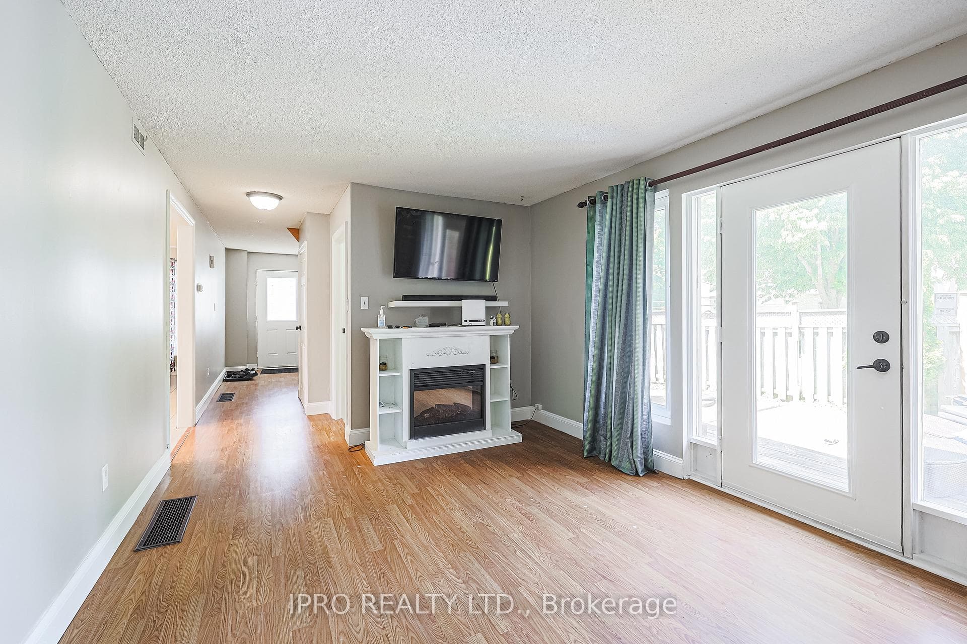 278 Dickens Drive photo 12