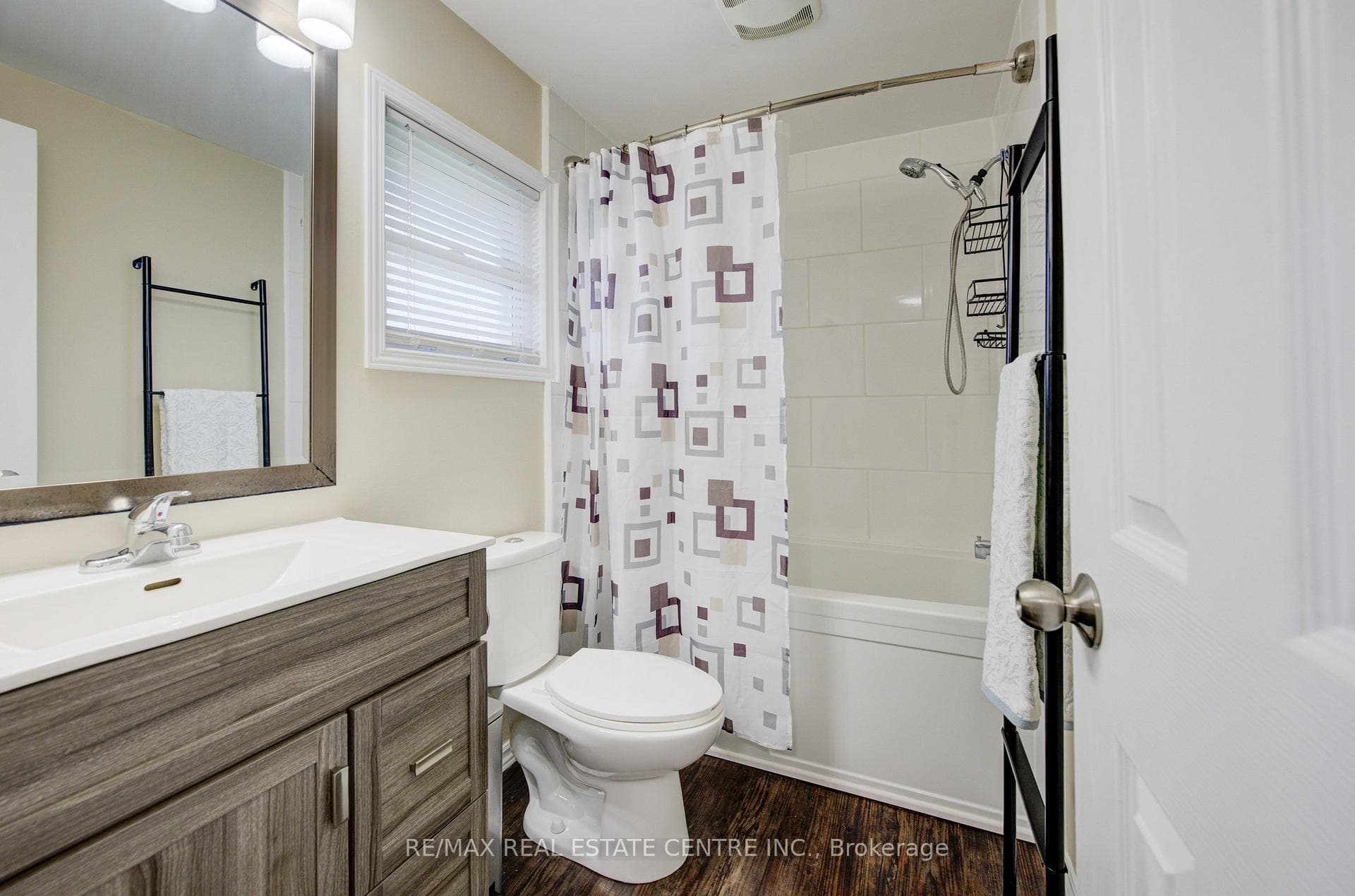 660 HILLVIEW Road photo 17