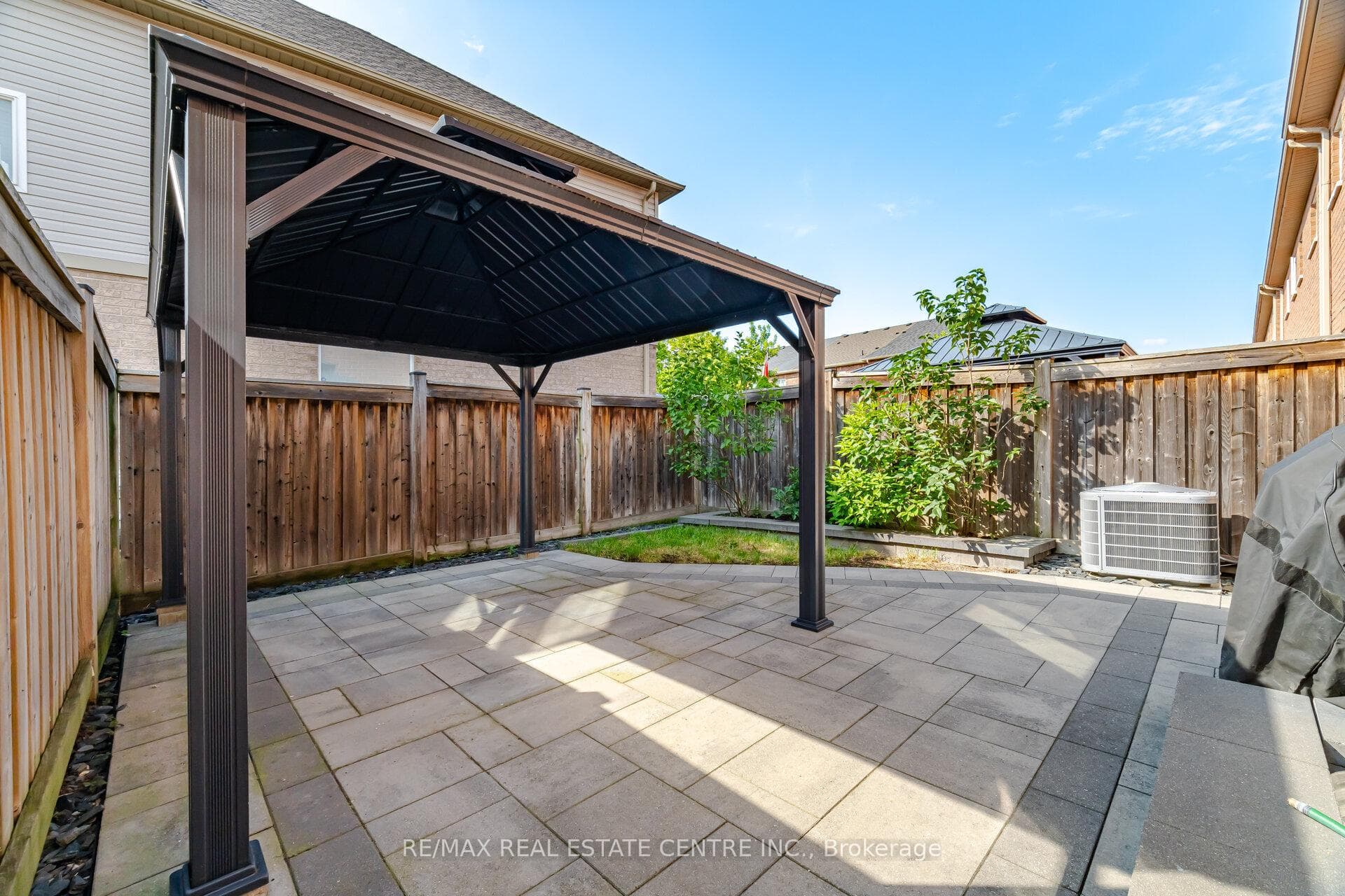 366 Hobbs Crescent photo 47