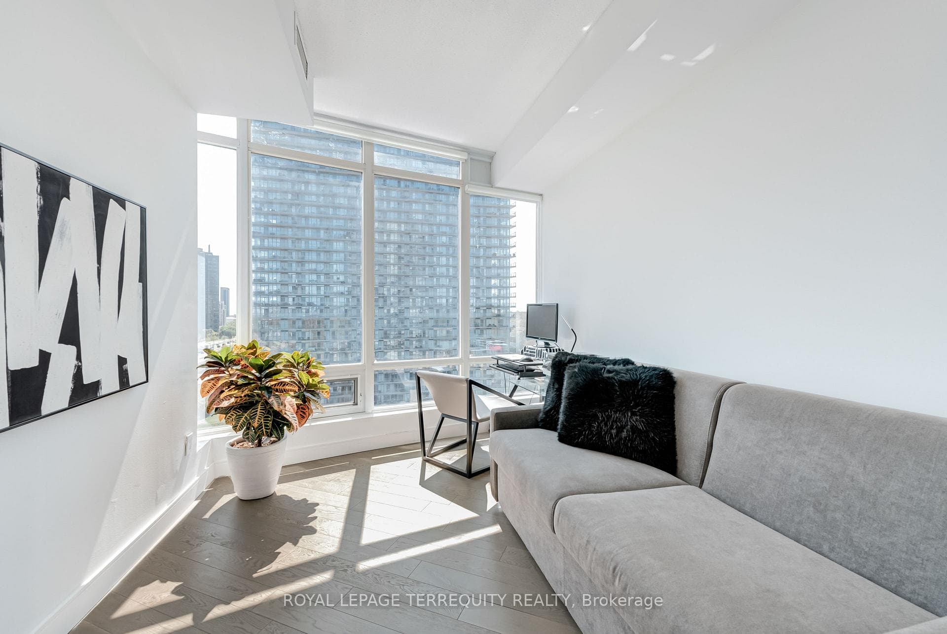 15 Windermere Avenue Unit 1210 photo 27