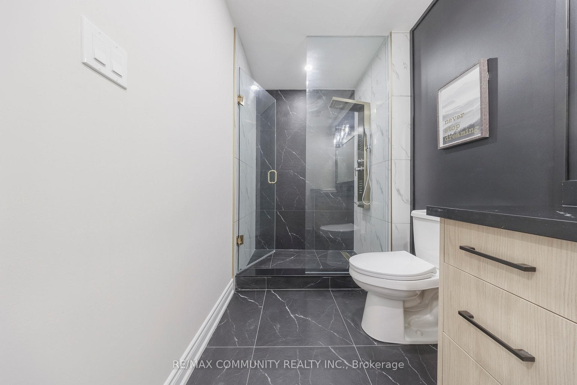 12 Tait Court photo 26