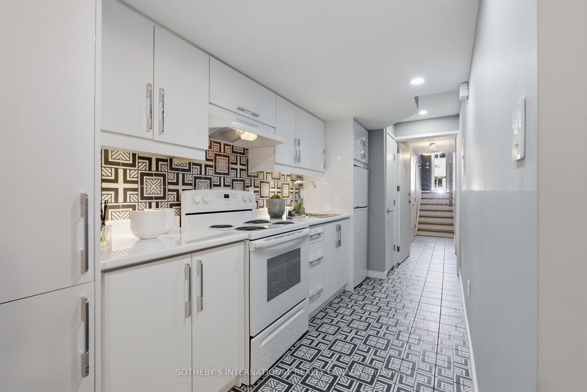 32 Eaton Avenue photo 34