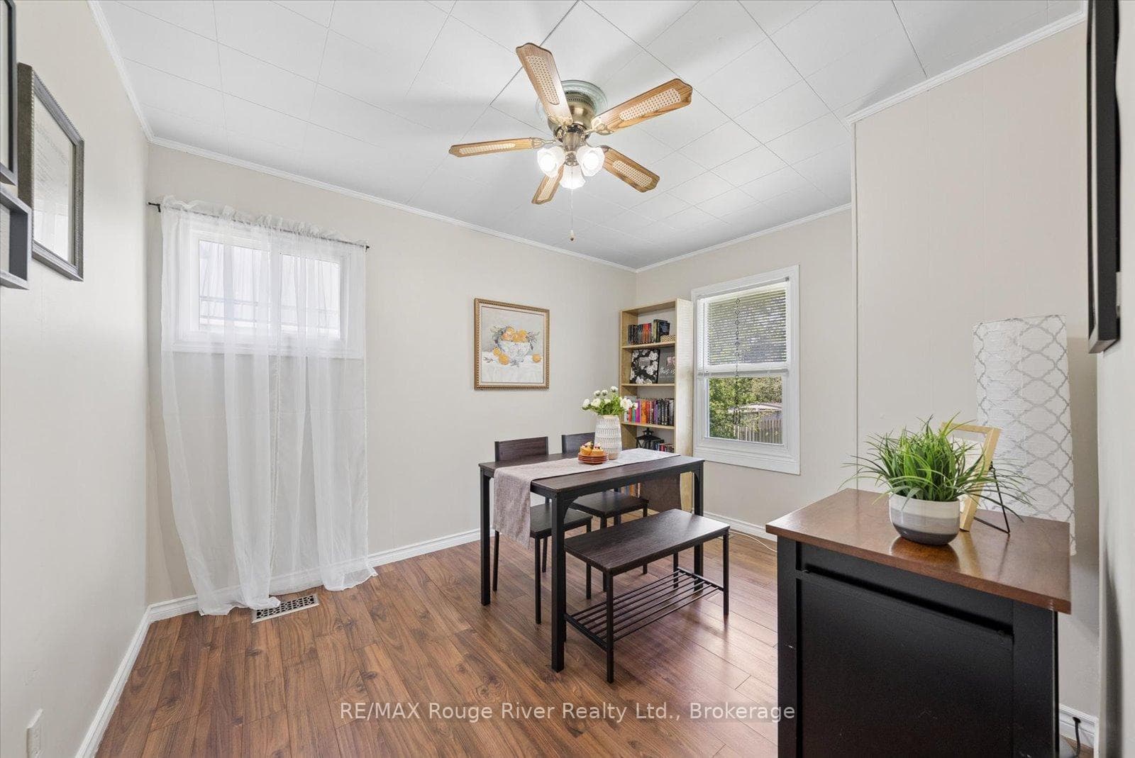542 O'connell Road photo 8