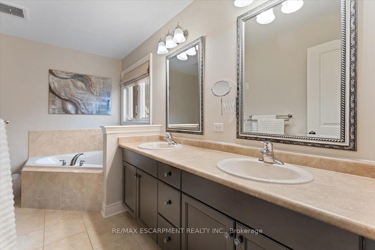 38 Bell Avenue photo 18