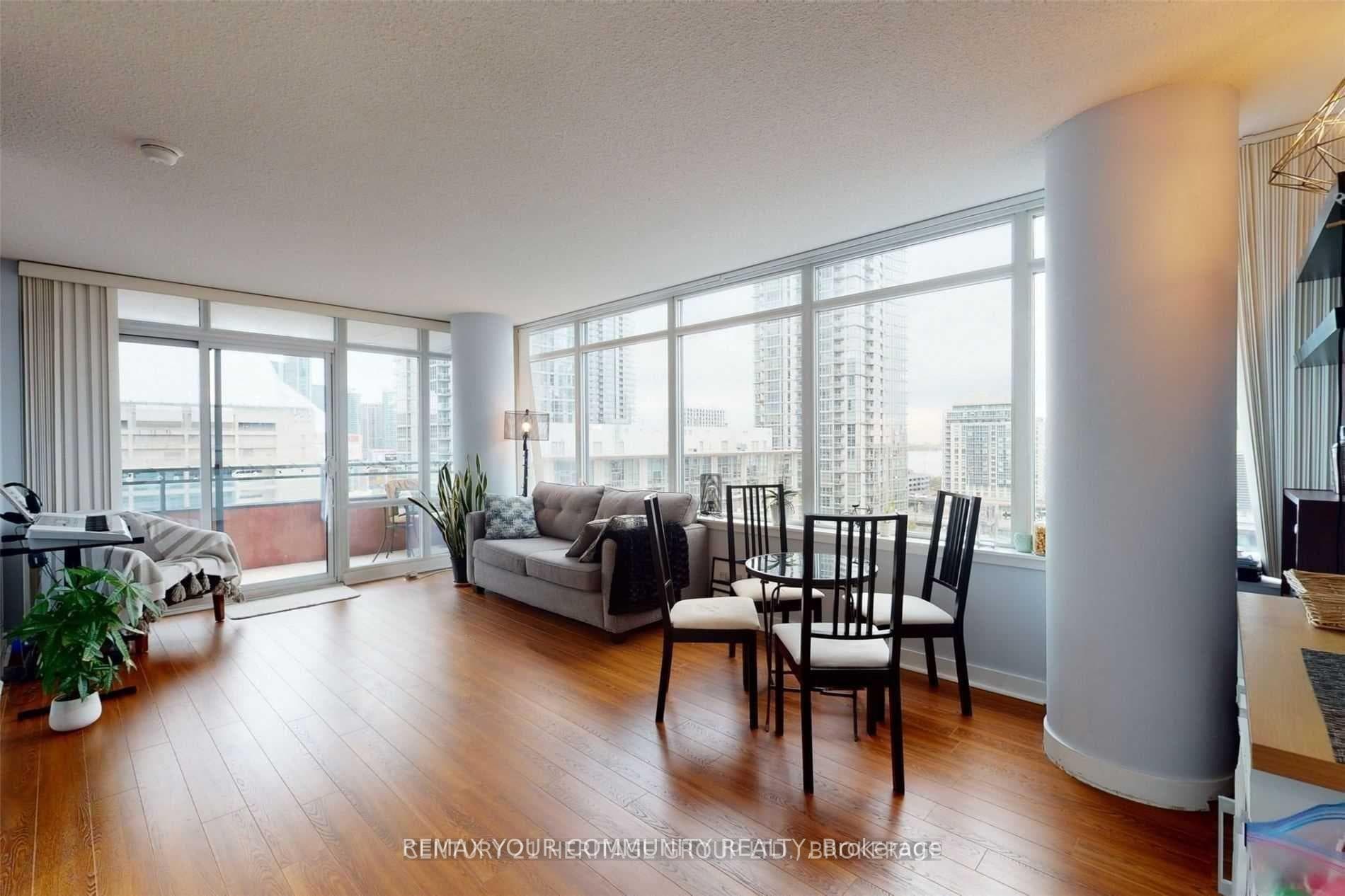 4k Spadina Avenue Unit 919 photo 11