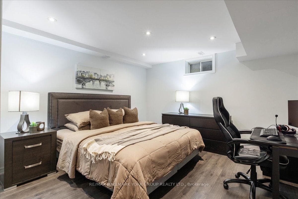 19 Silverstone Crescent photo 34