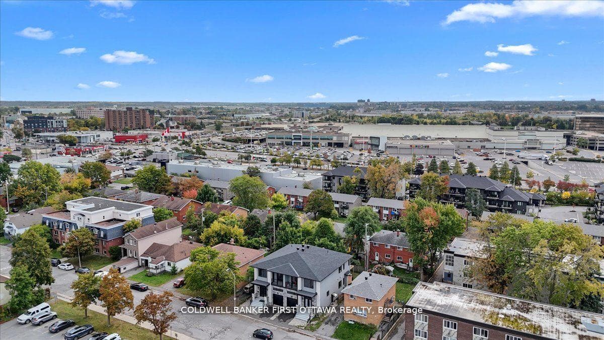560 QUEEN MARY Street photo 42