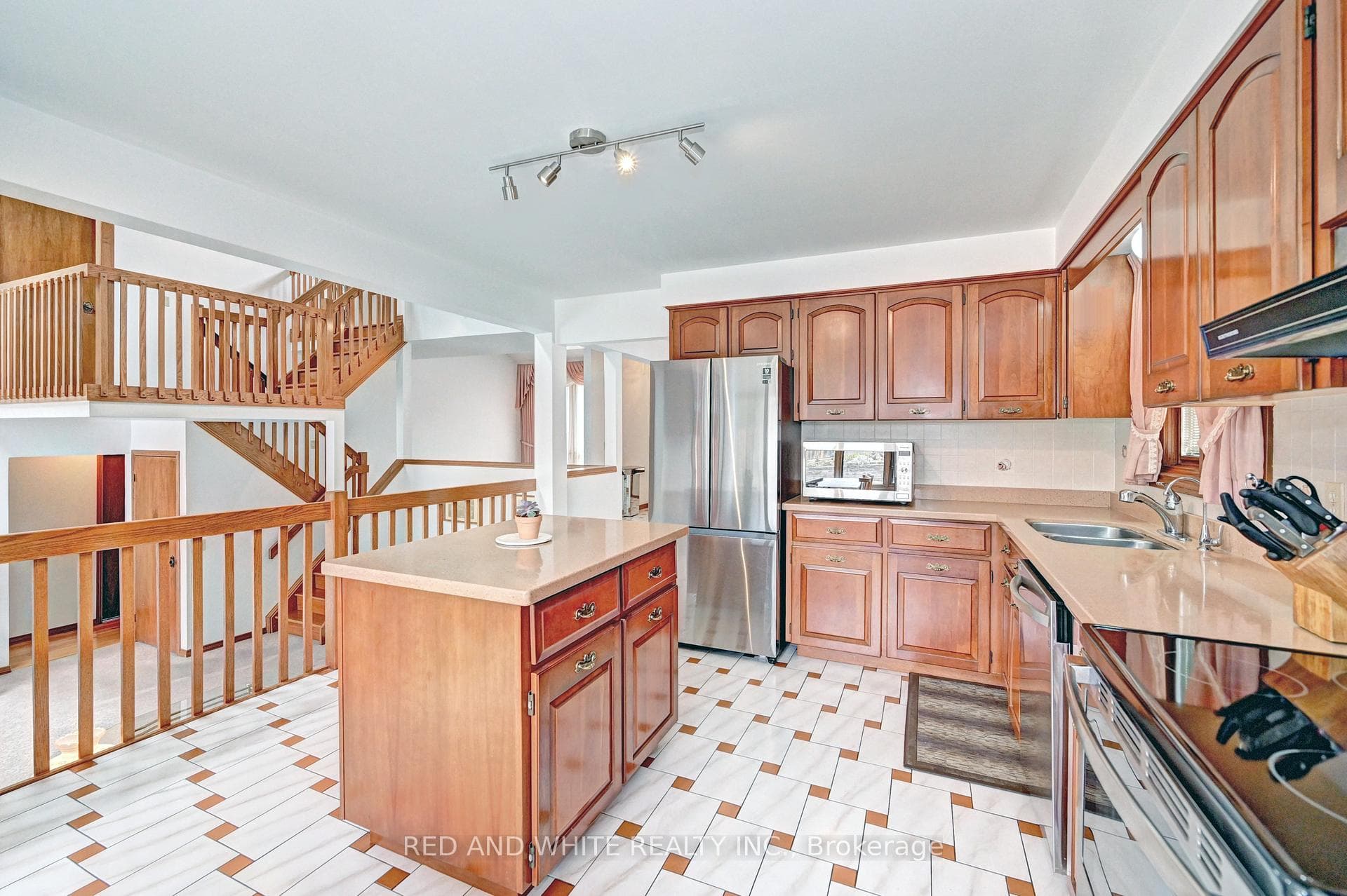 38 Burton Road photo 6