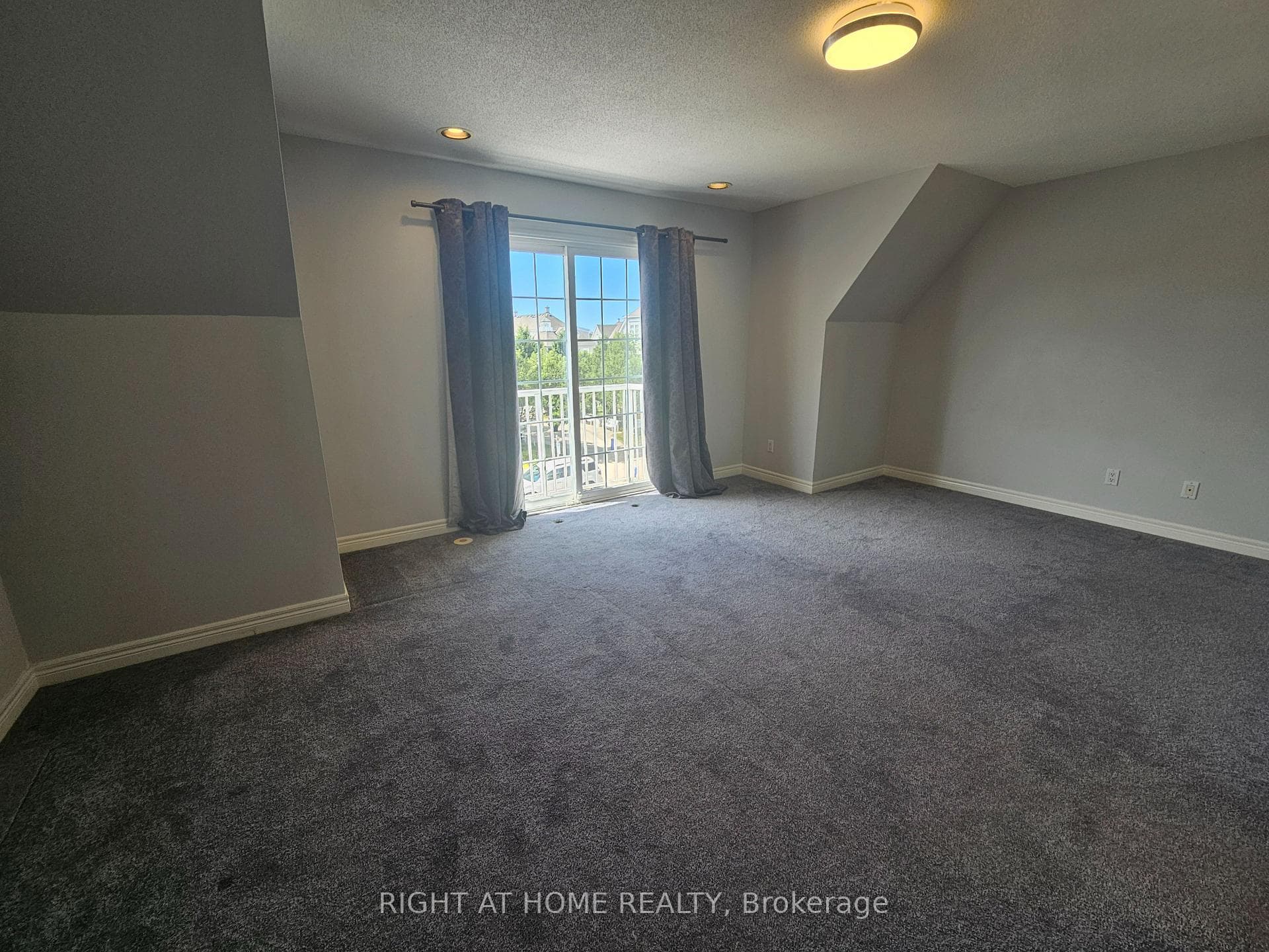 611 Liverpool Road photo 8