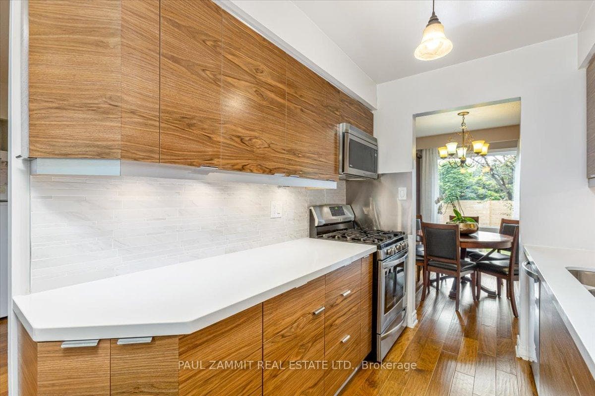 30 Baywood Court photo 8