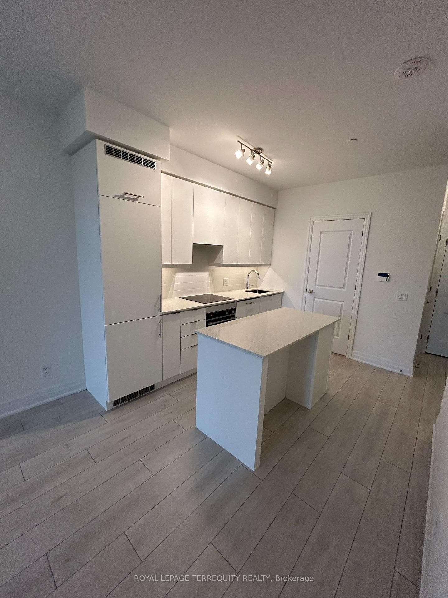 30 Elm Drive Unit 307 photo 11