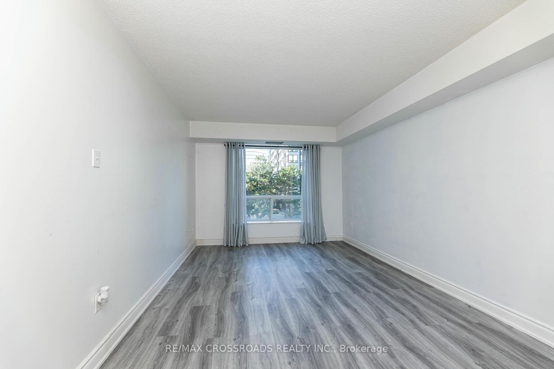 18 Pemberton Avenue Unit 303 photo 26