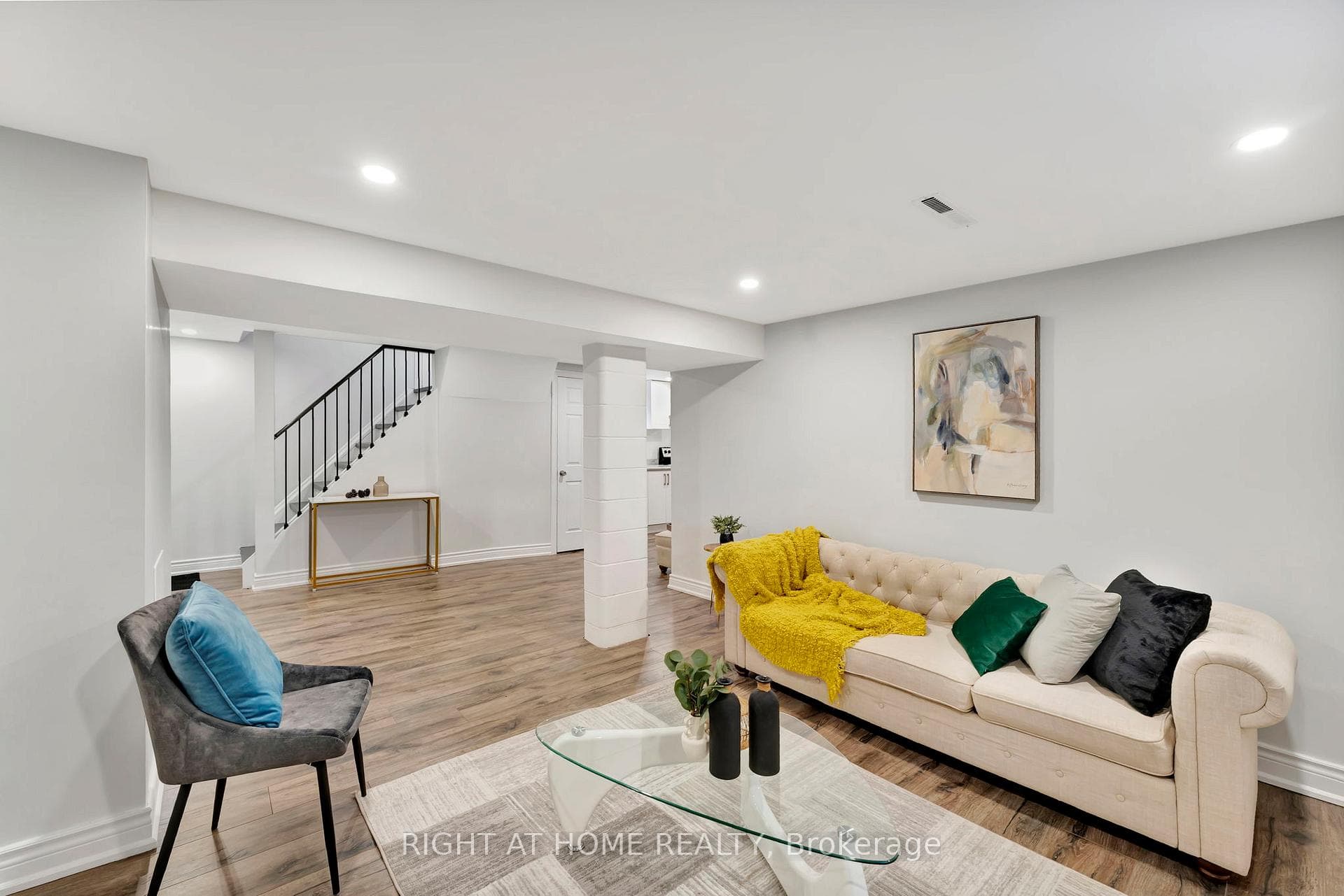 82 Warren Avenue photo 21