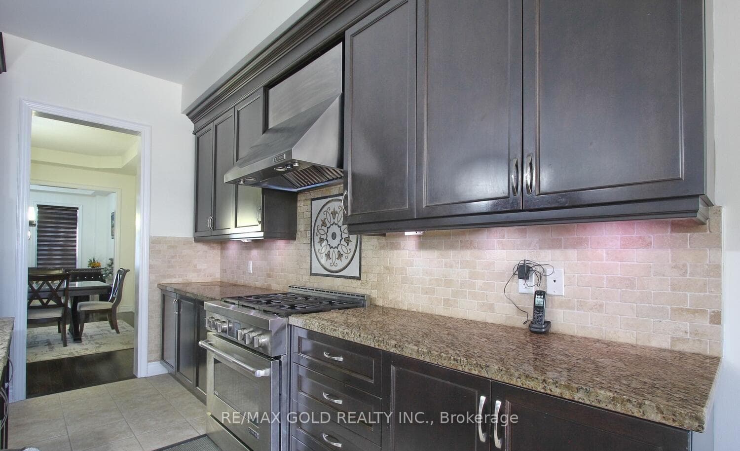 14 Ladbrook Crescent photo 21