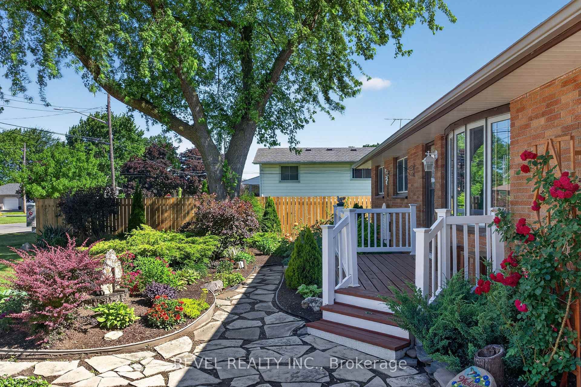 1804 St. Anne Street photo 3