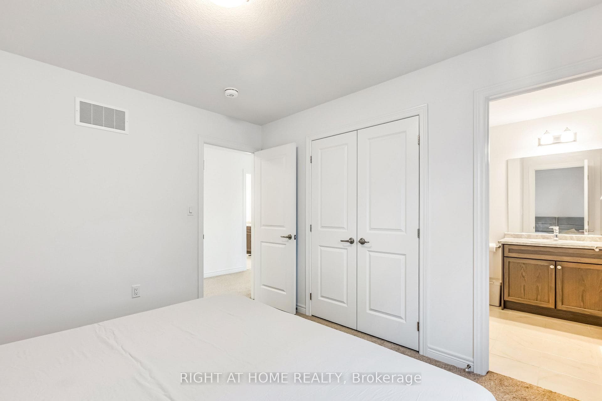 330 Gillespie Drive photo 36
