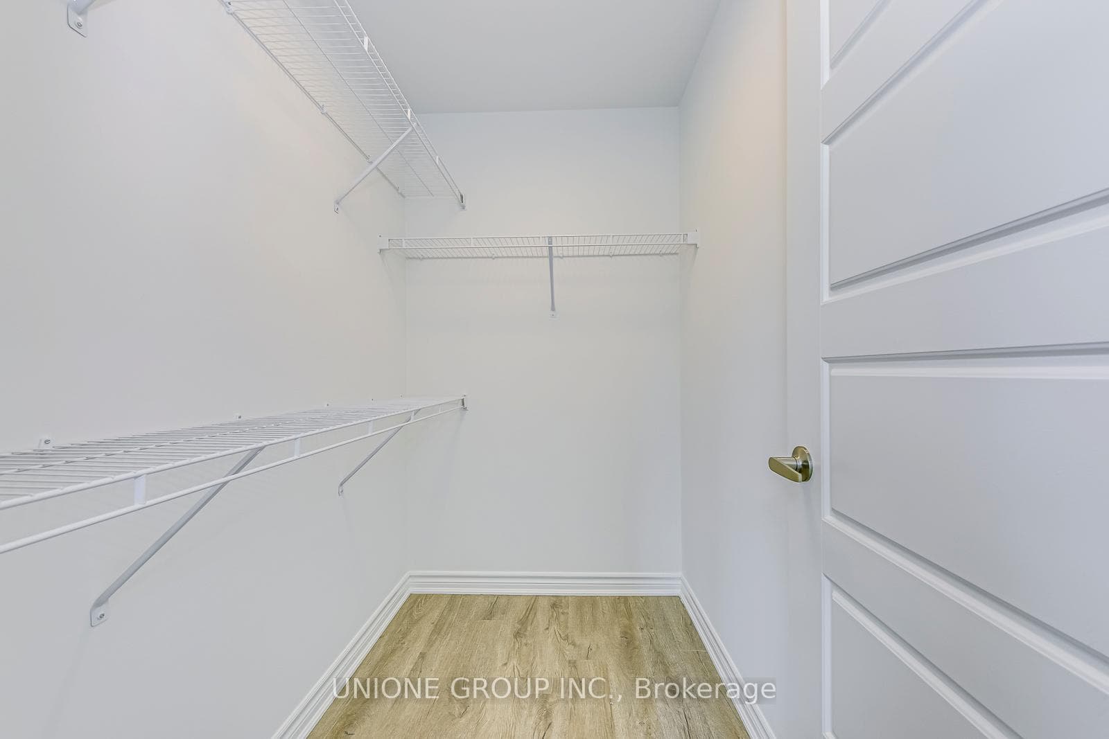 3050 Merrick Road photo 8