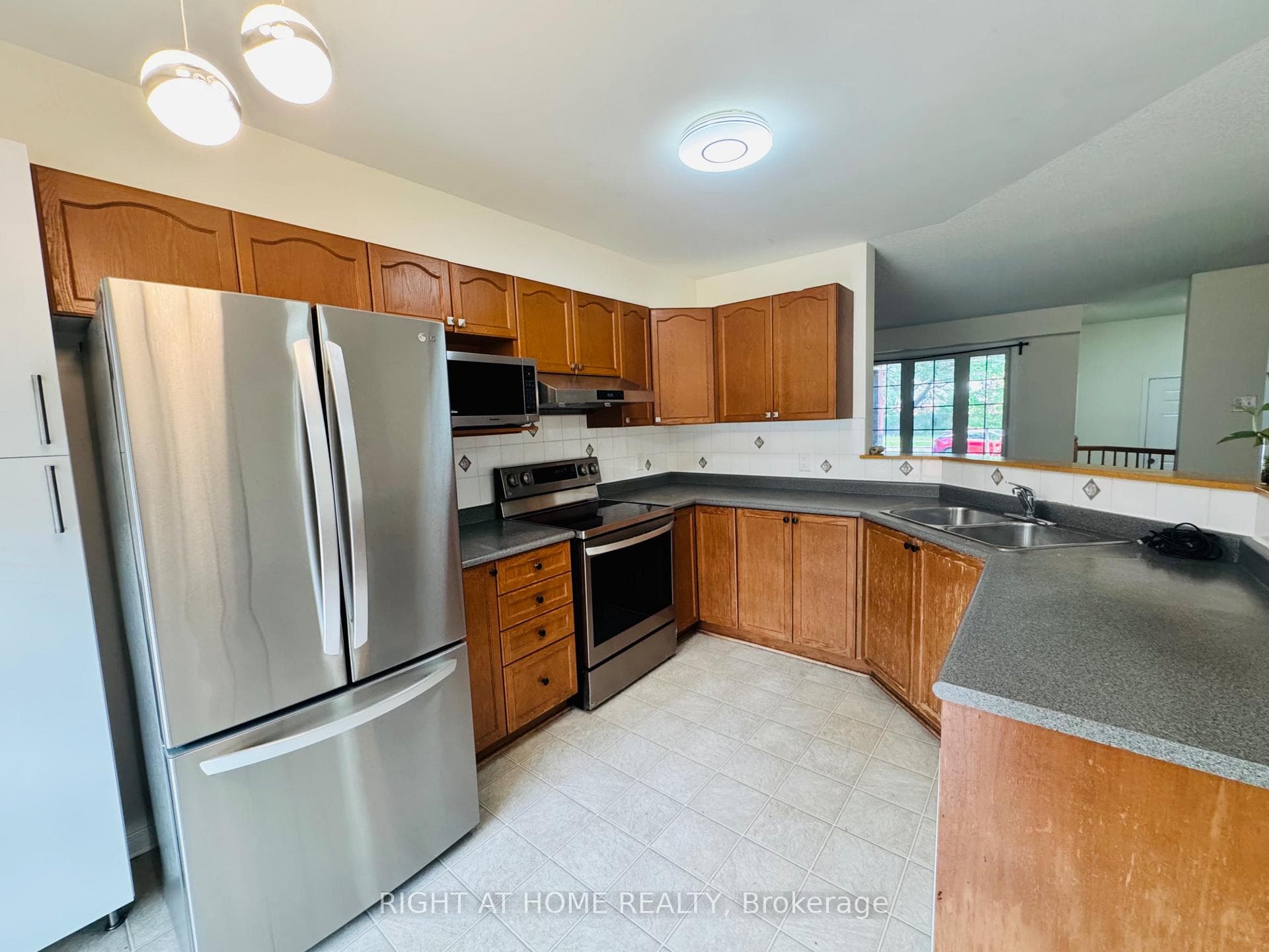 1069 Marconi Avenue photo 10