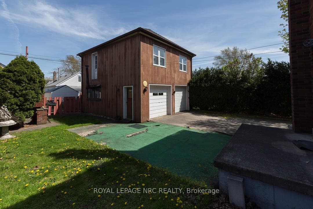 248 Wallace Avenue photo 3