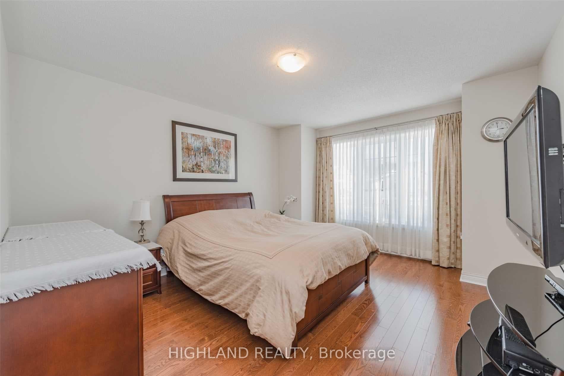 3426 Liptay Avenue photo 14
