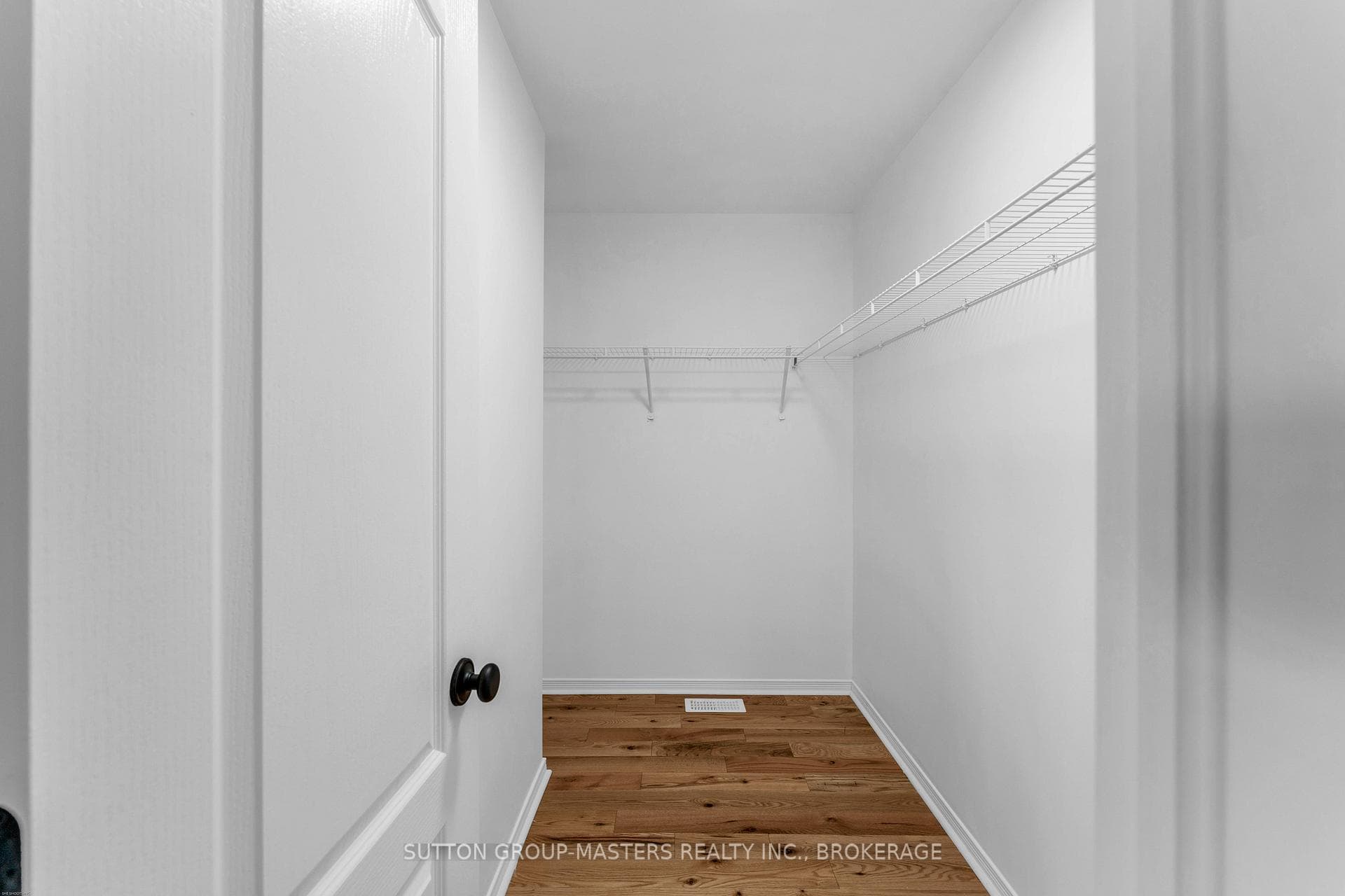 1521 Crimson Crescent photo 24