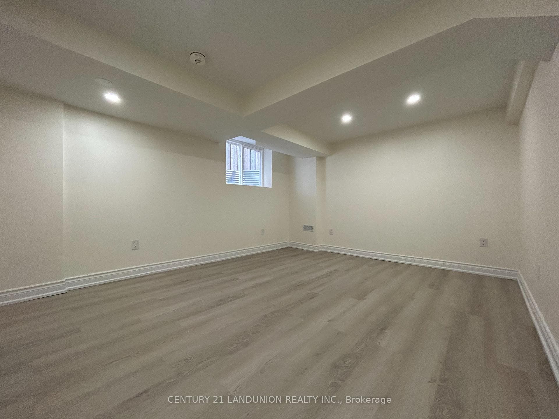2238 Gladacres Lane photo 32
